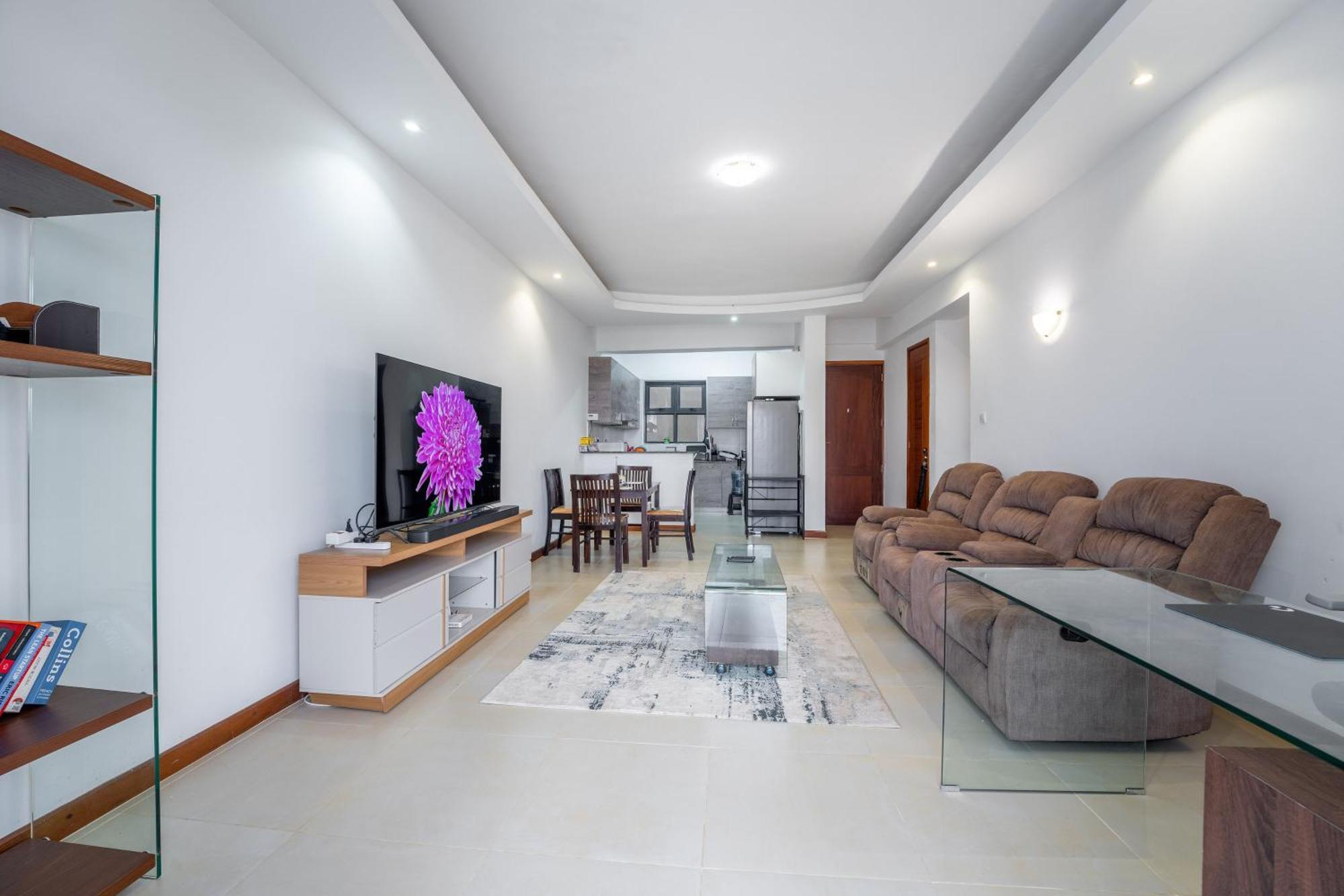 2bedroom With Balcony Views Aramis Apartment *