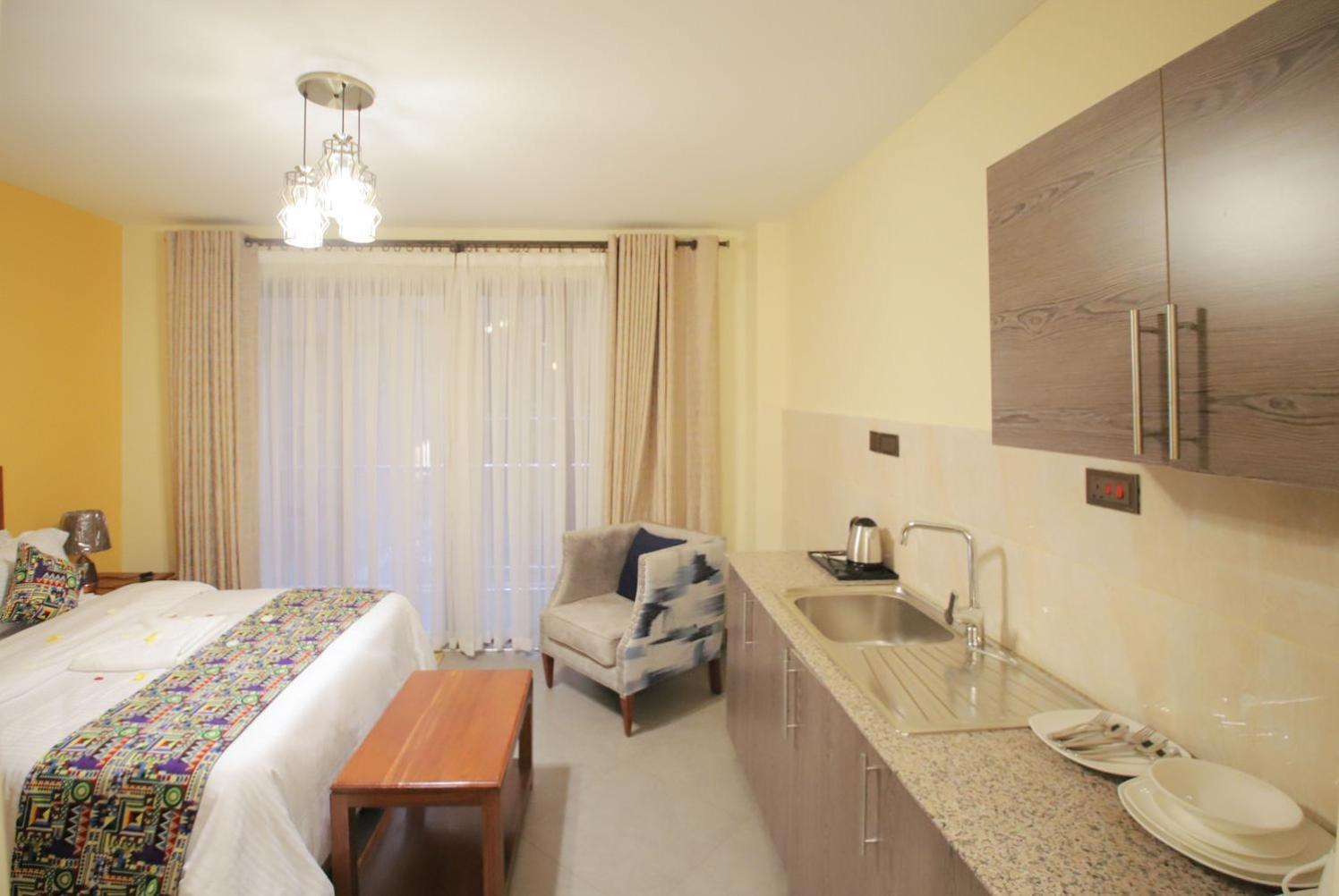 Lantern Serviced Apartment *