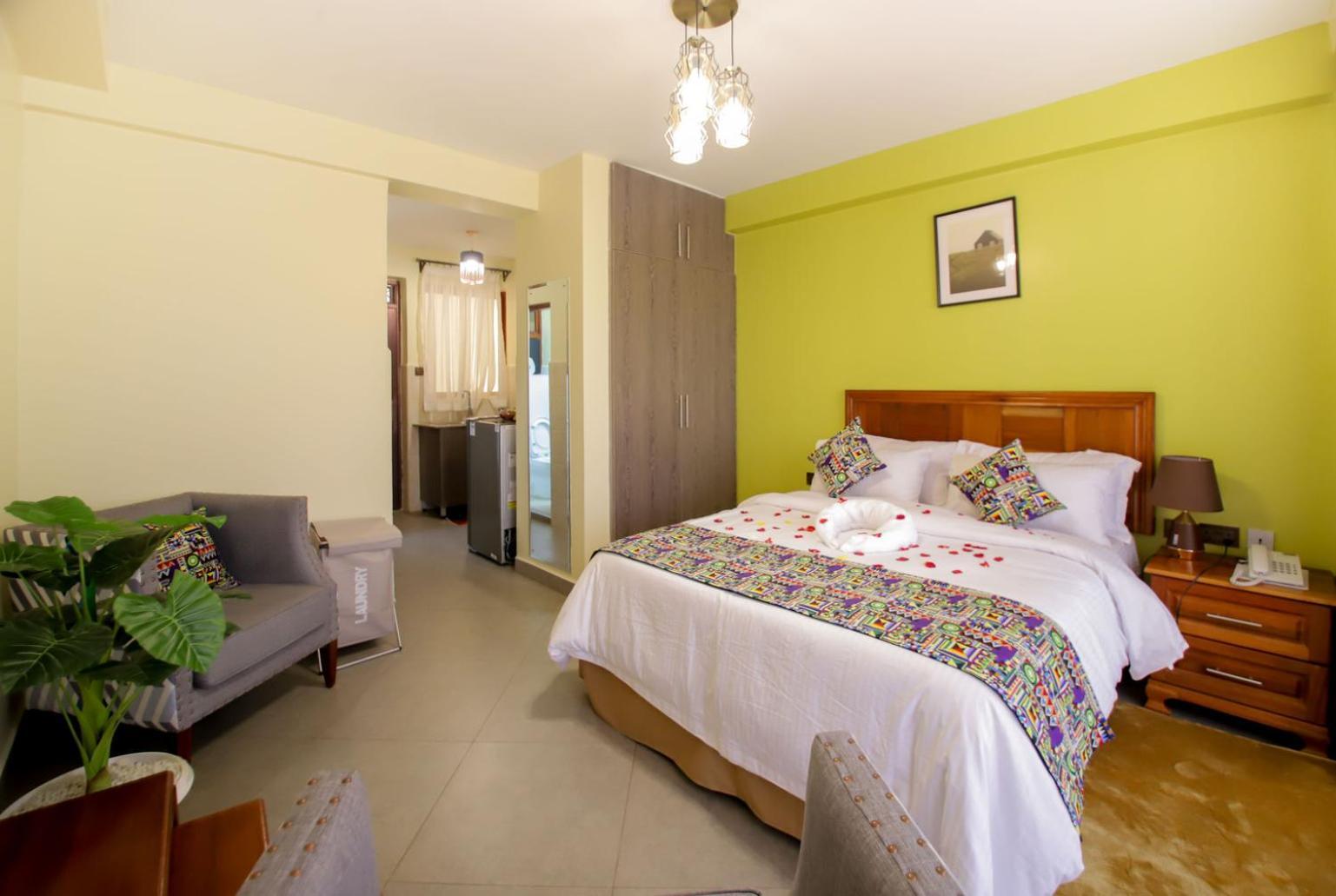 Lantern Serviced Apartment *