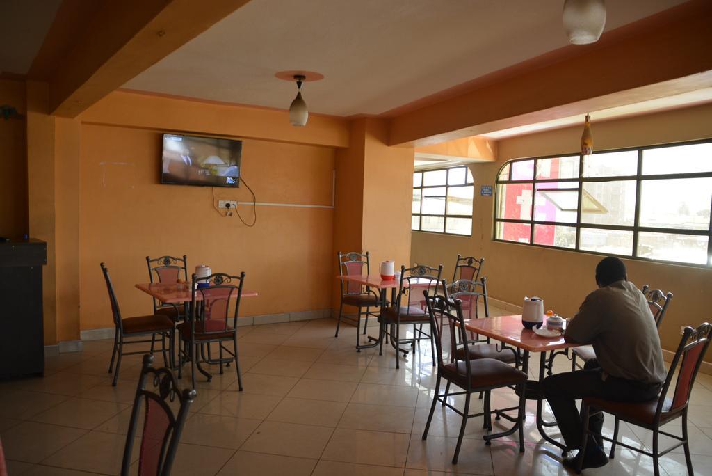 Hotel Starehe Link