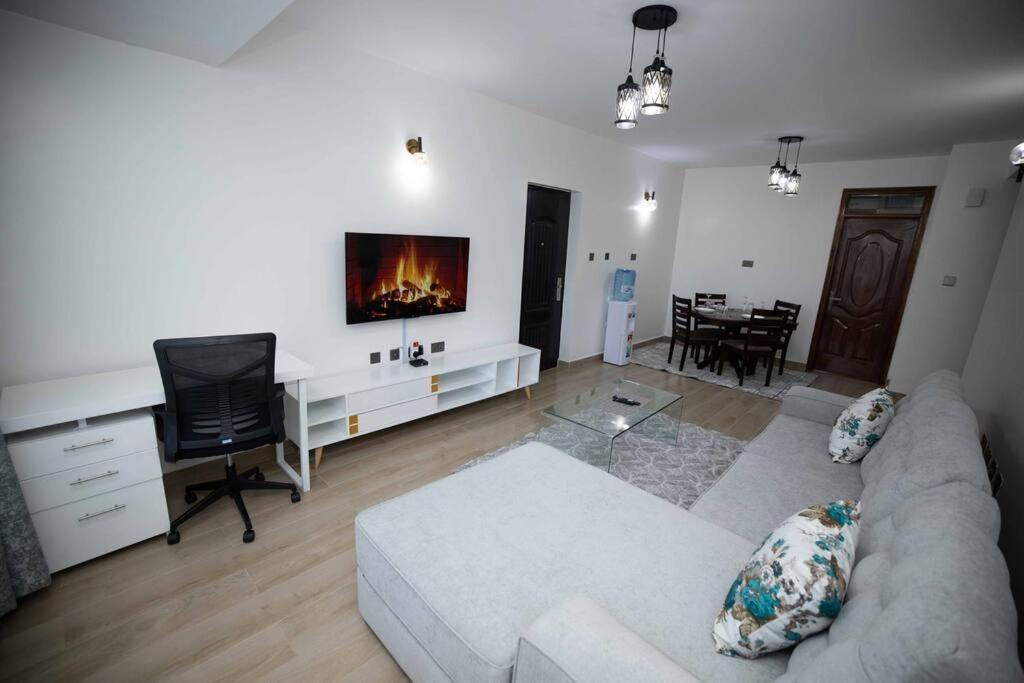 Urban Living 2br Westlands, King & Queen Size Beds Apartment *