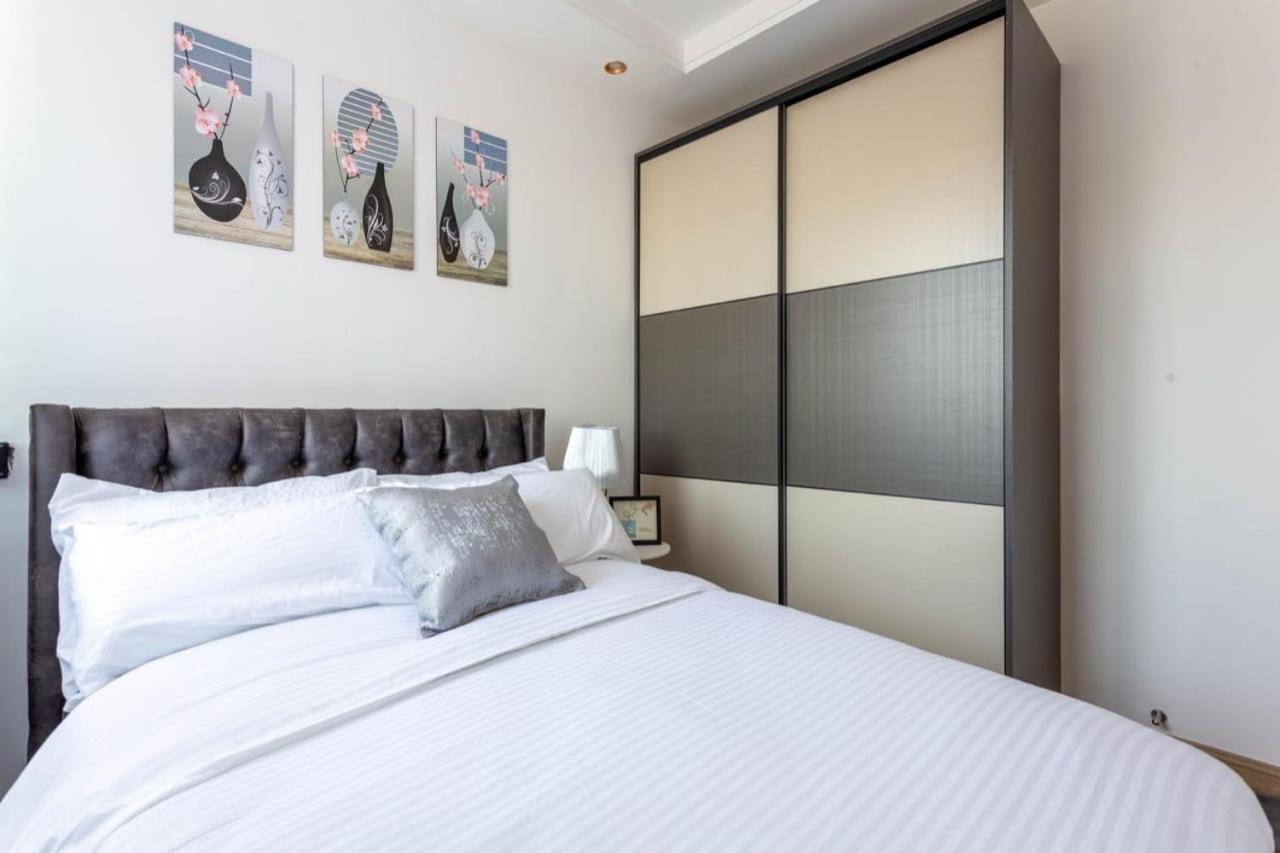 Lux Urban Oasis Apartment