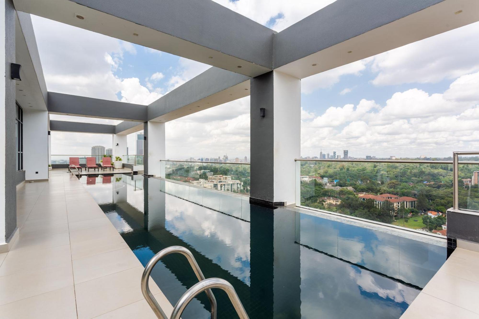High-rise 2bd/2ba Luxury, W/pool & Gym - Westlands * Nairobi