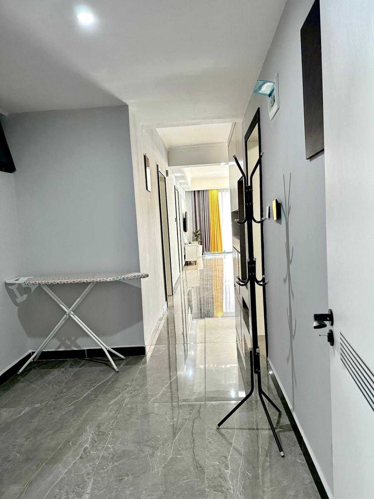Stayrest Safari Tours New 3 Bedroom In Kilimani With Rooftop Pool Apartment *