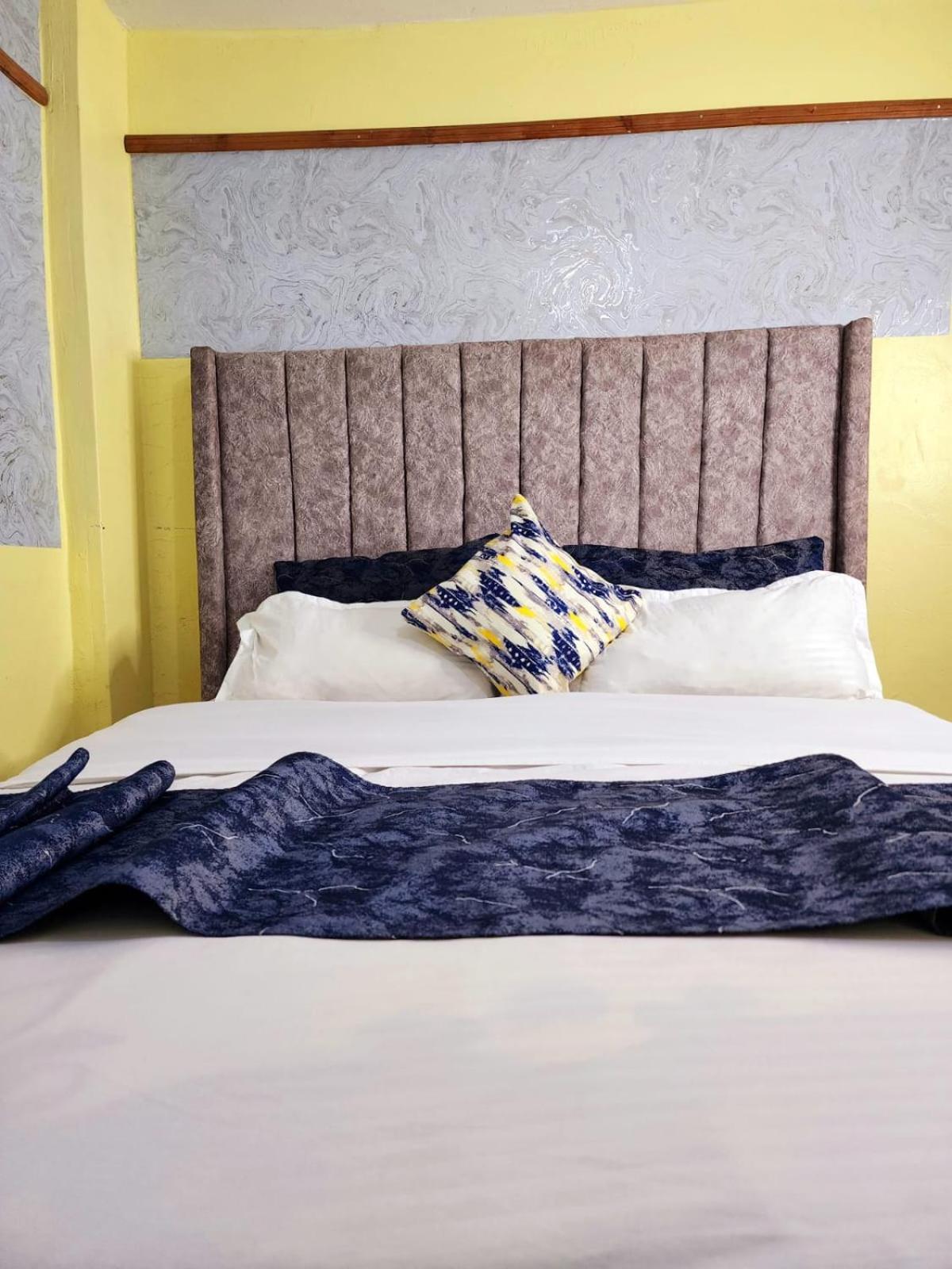 2 Bedroom Airbnb Trm Drive Roysambu Bed & Breakfast