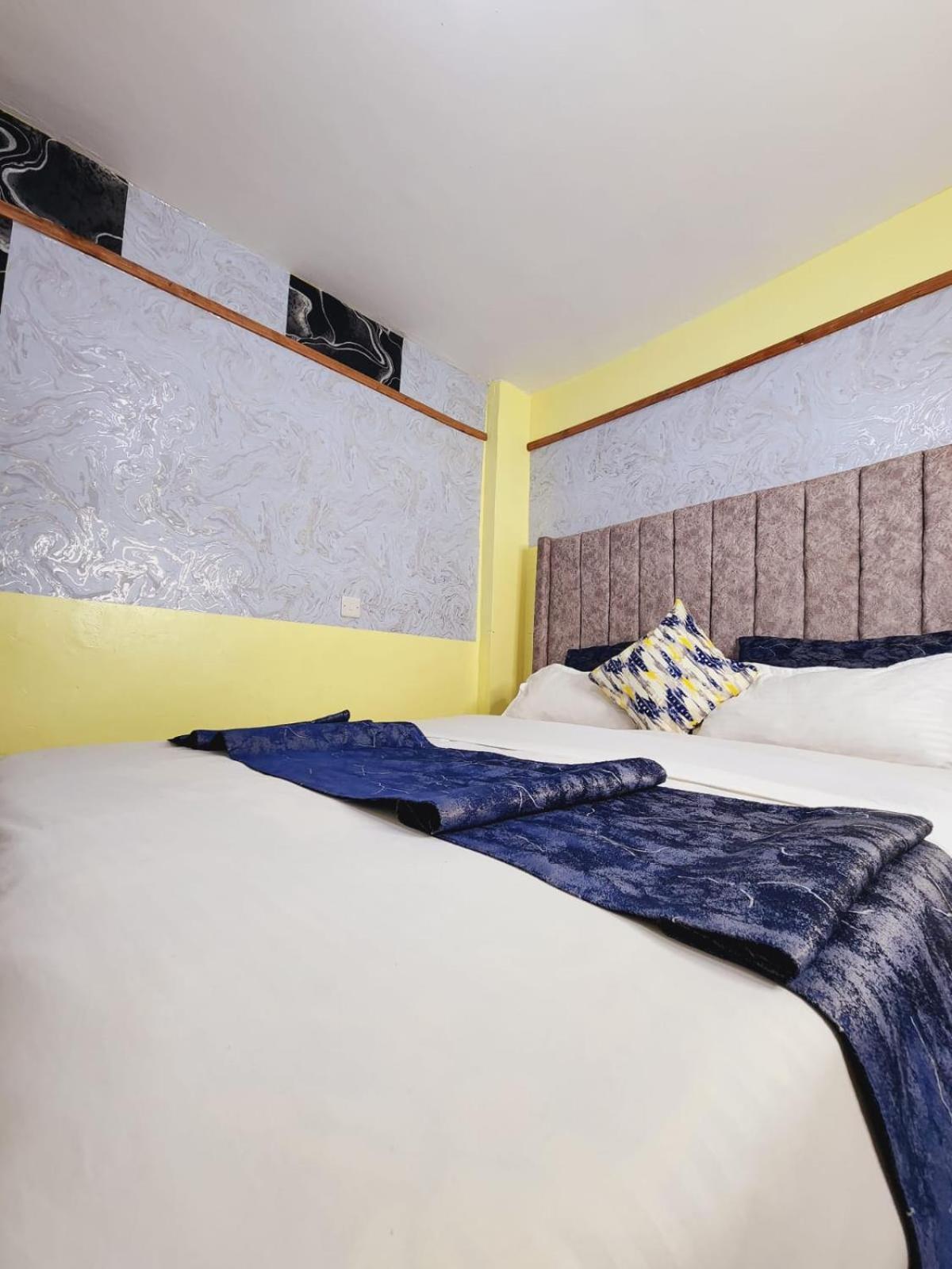 Bed & Breakfast 2 Bedroom Airbnb Trm Drive Roysambu *