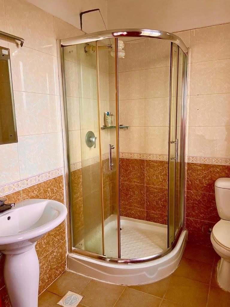 House Share-lavington Room1
