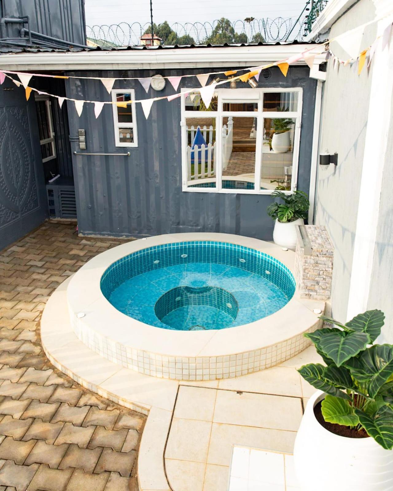 Holiday home Redhill Container House & Private Spa, Ndenderu, Btn Ruaka Area, Tigoni, Limuru In Kiambu County, O7ii, 585, Ooo Nairobi