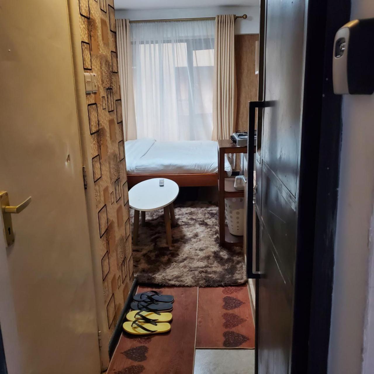 Apartment Lovely & Cozy Compact Studio Near Airport With Rooftop View *