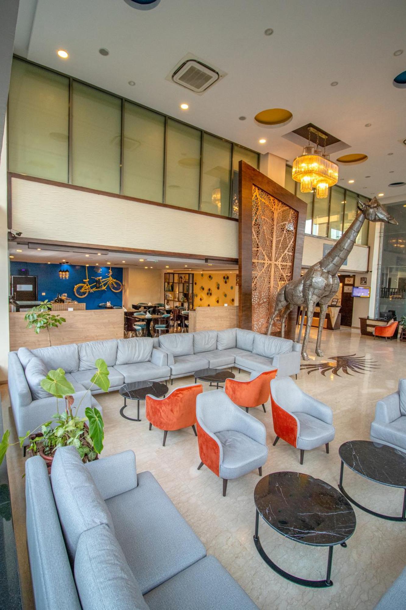 Golden Tulip Westlands 5*