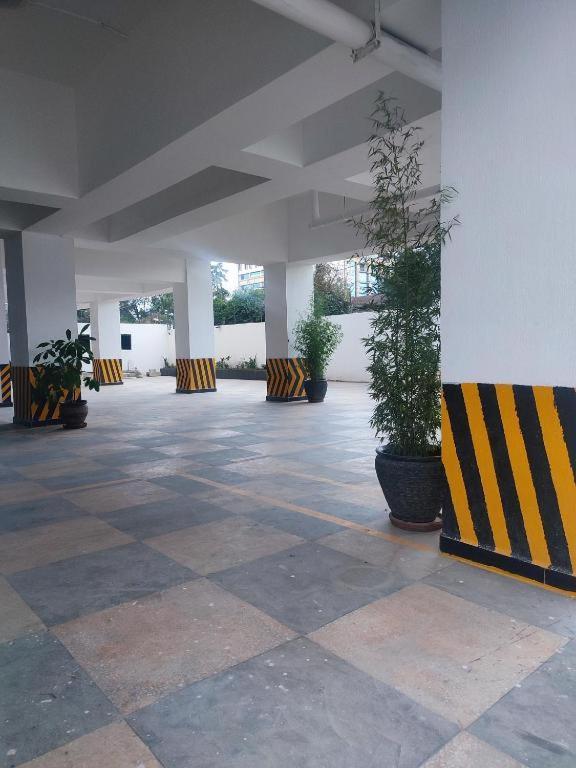 Stayrest Safari Tours New 3 Bedroom In Kilimani With Rooftop Pool Apartment