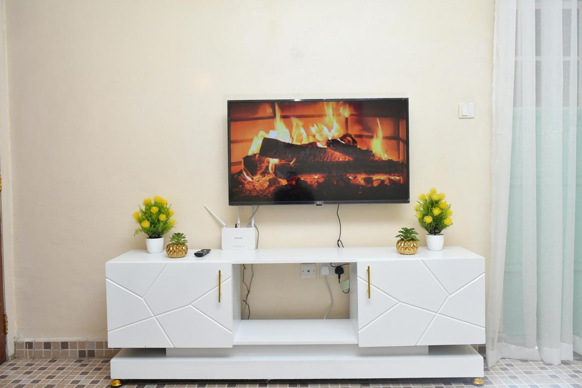 Apartment Nomads Luxurious Homes, Trm Drive, 725-305-284 *