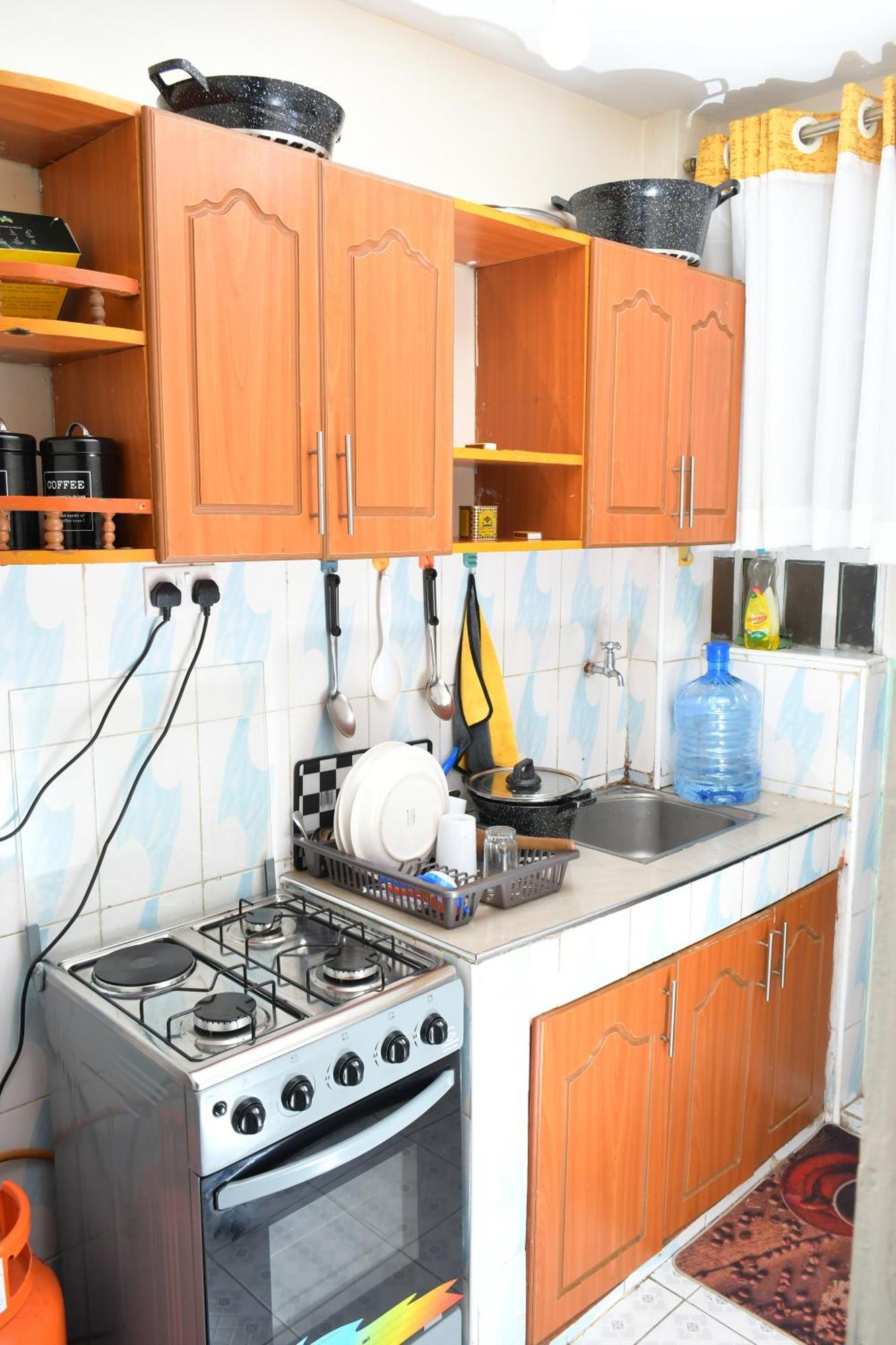 Apartment Nomads Luxurious Homes, Trm Drive, 725-305-284 *
