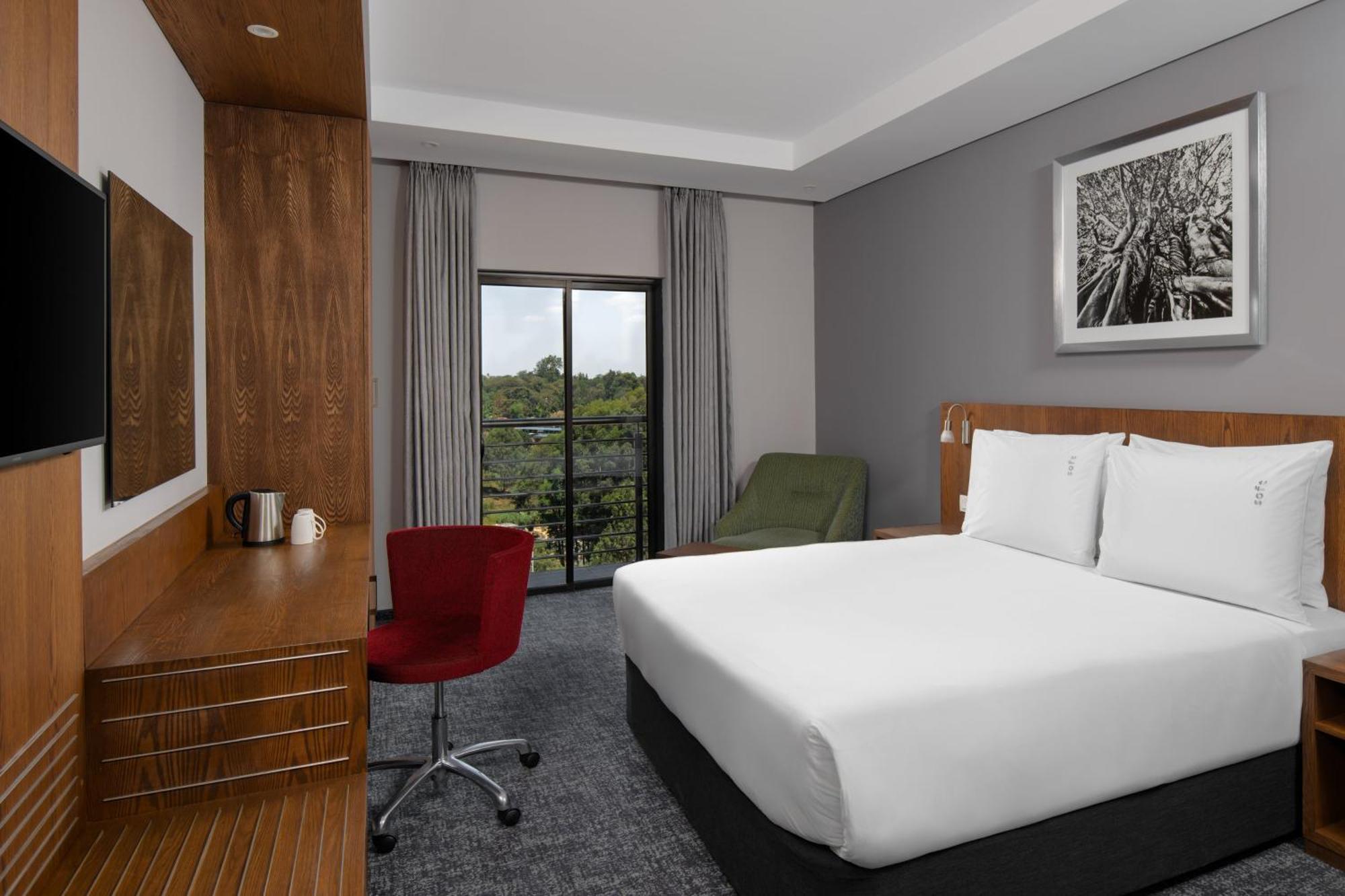 - Two Rivers Mall By Ihg Hotel 4*