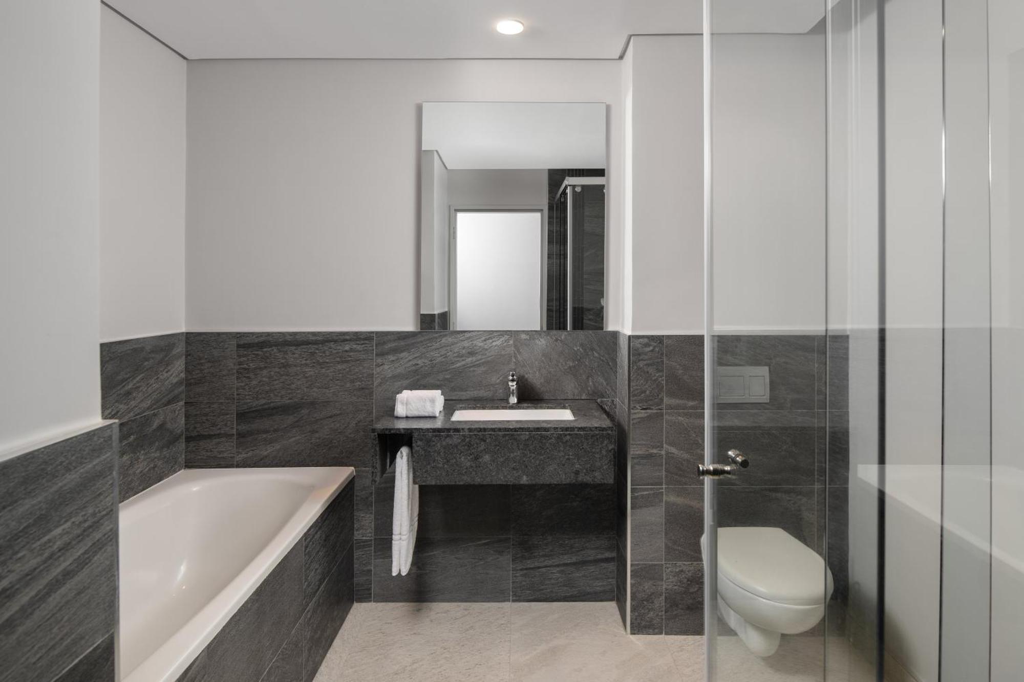 - Two Rivers Mall By Ihg 4* Nairobi