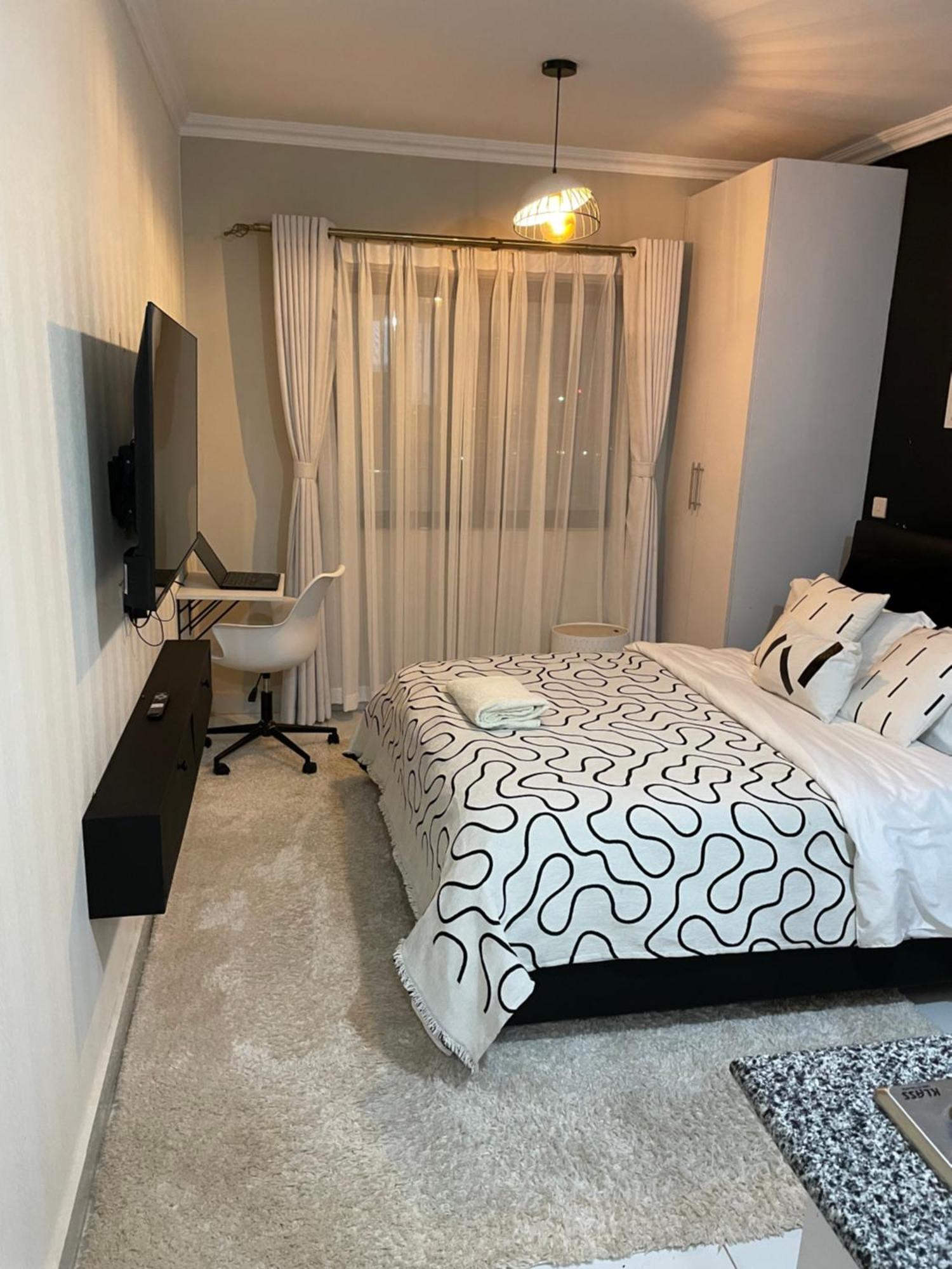 Chic Homes Jkia - Cozy Homes Near Jkia And Sgr Apartment *