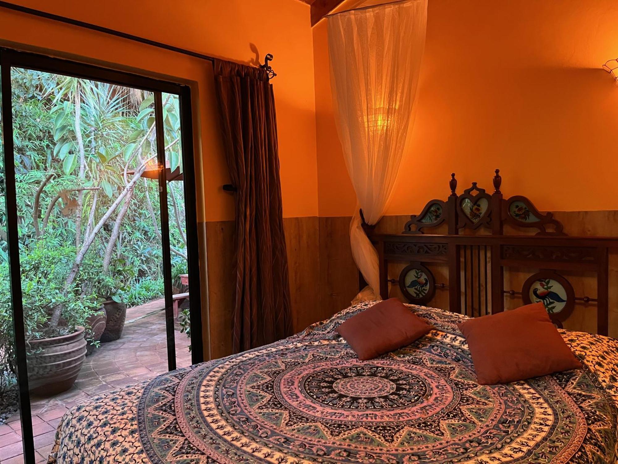 Guest house Lake View Studios