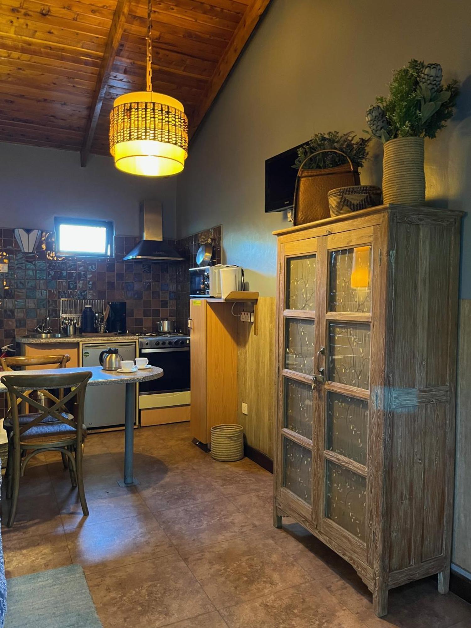 Lake View Studios 3*