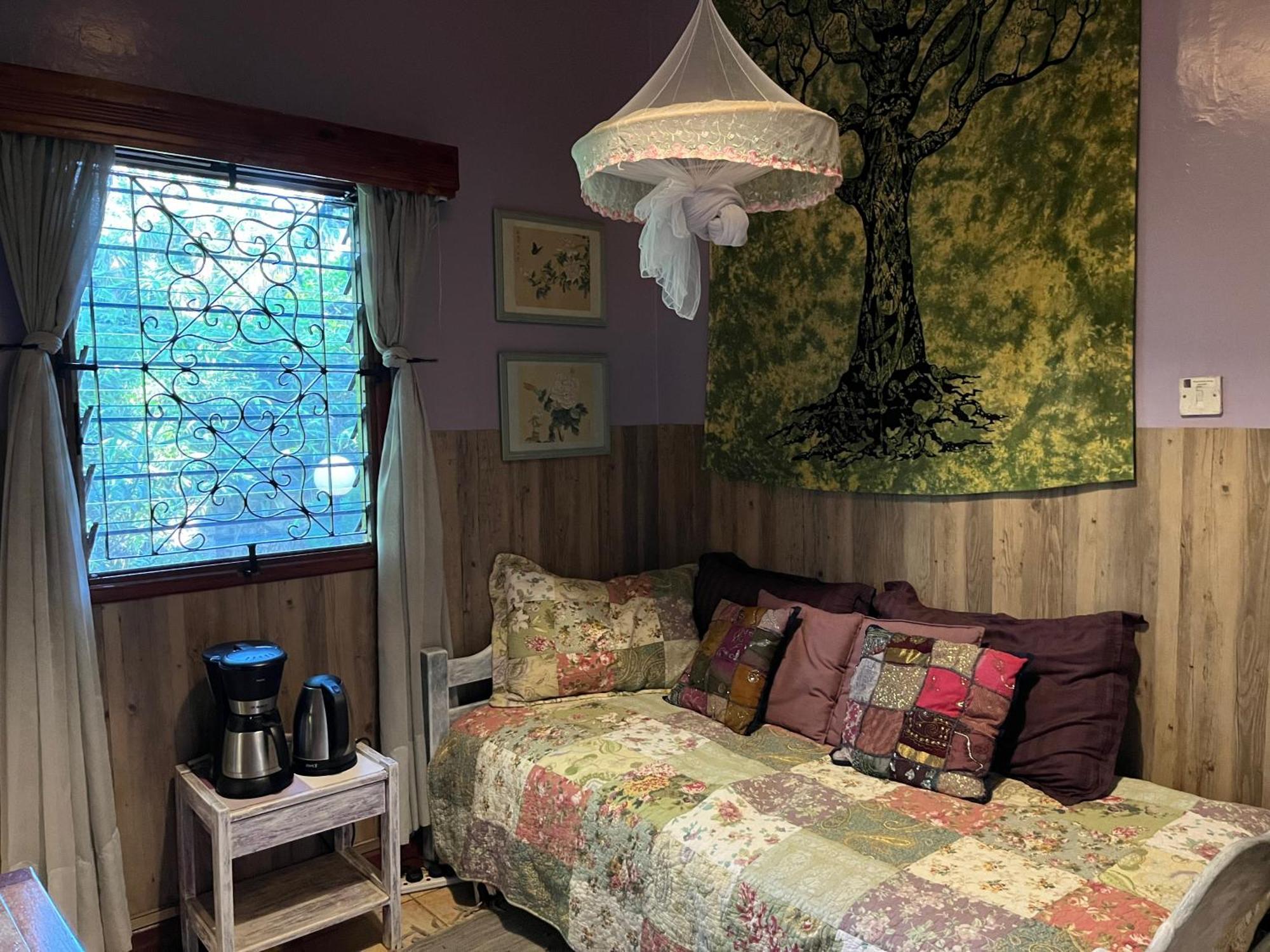 Guest house Lake View Studios