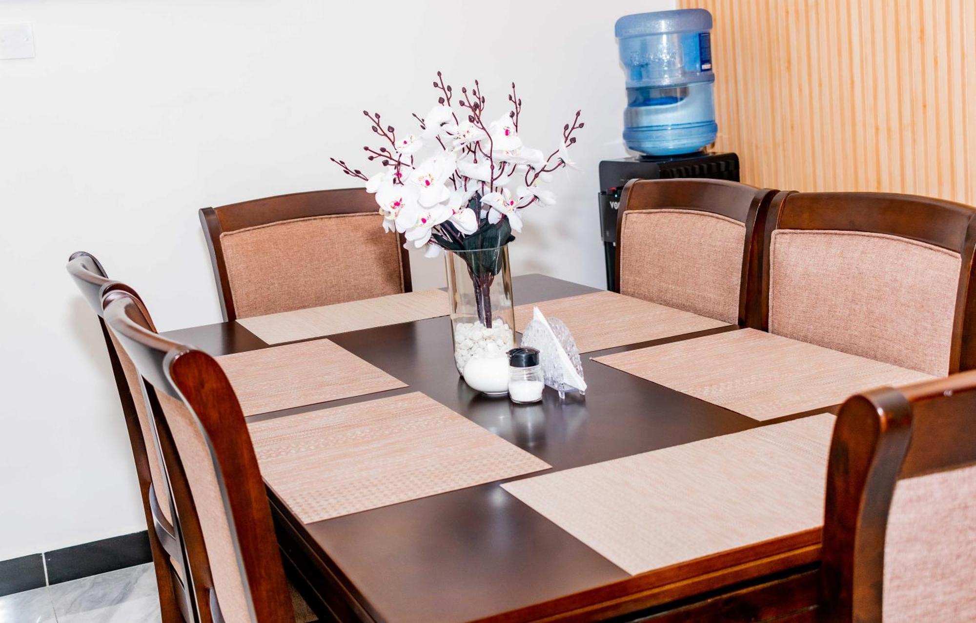Staroot Charm 2br Yaya Center, Kilimani Apartment