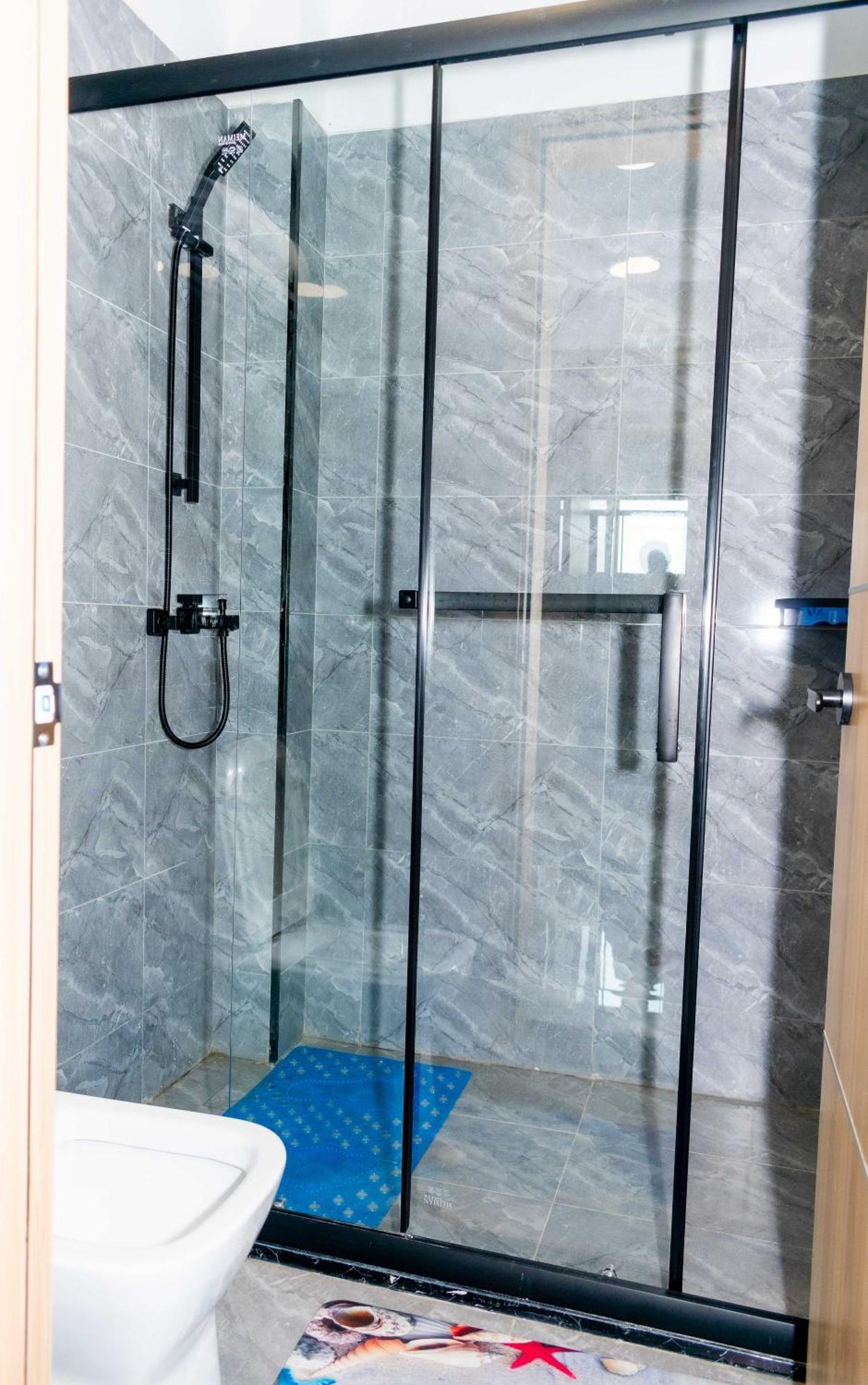 Apartment Staroot Charm 2br Yaya Center, Kilimani Nairobi