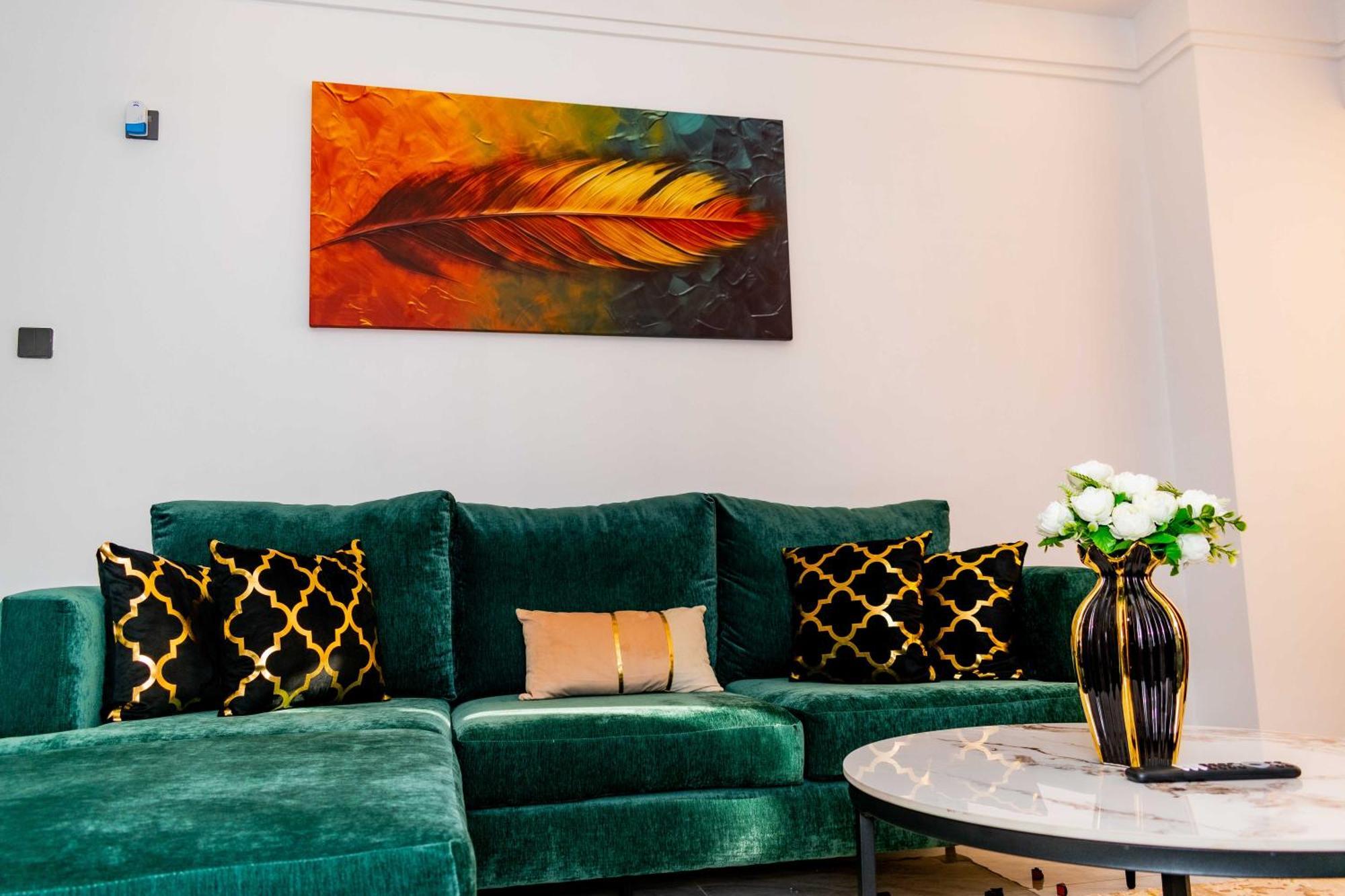 Staroot Charm 2br Yaya Center, Kilimani *