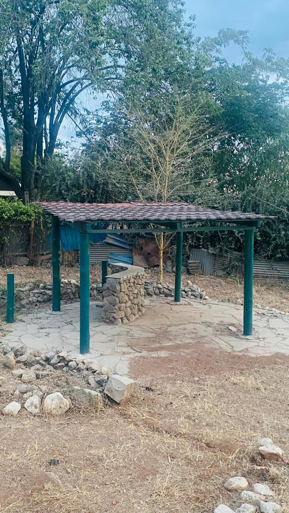 Rhino Point Backpackers