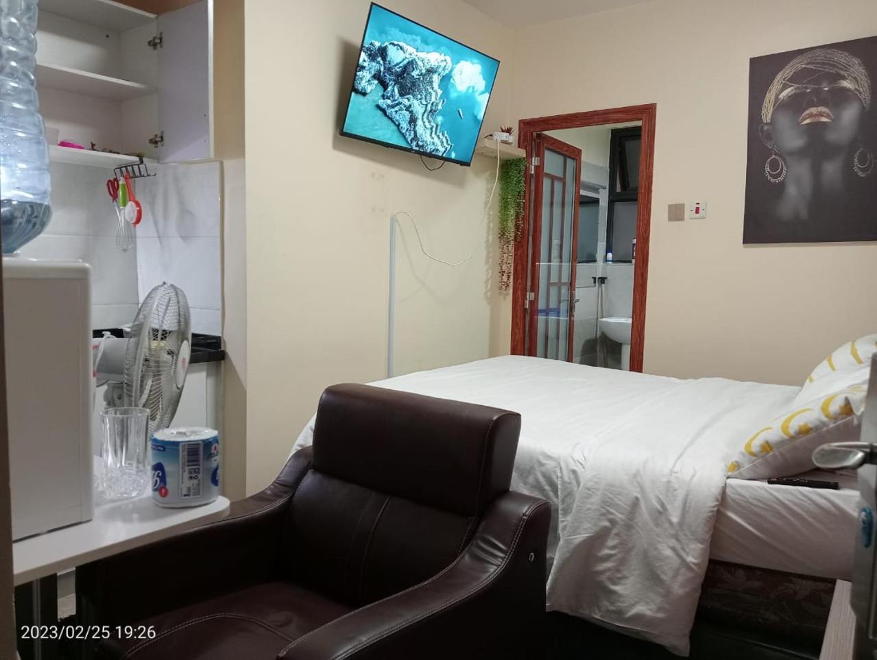 Lux Kileleshwa * Nairobi