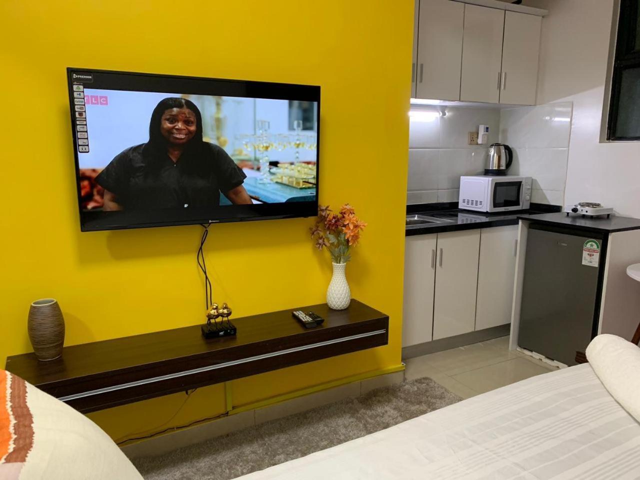 Lux Kileleshwa * Nairobi