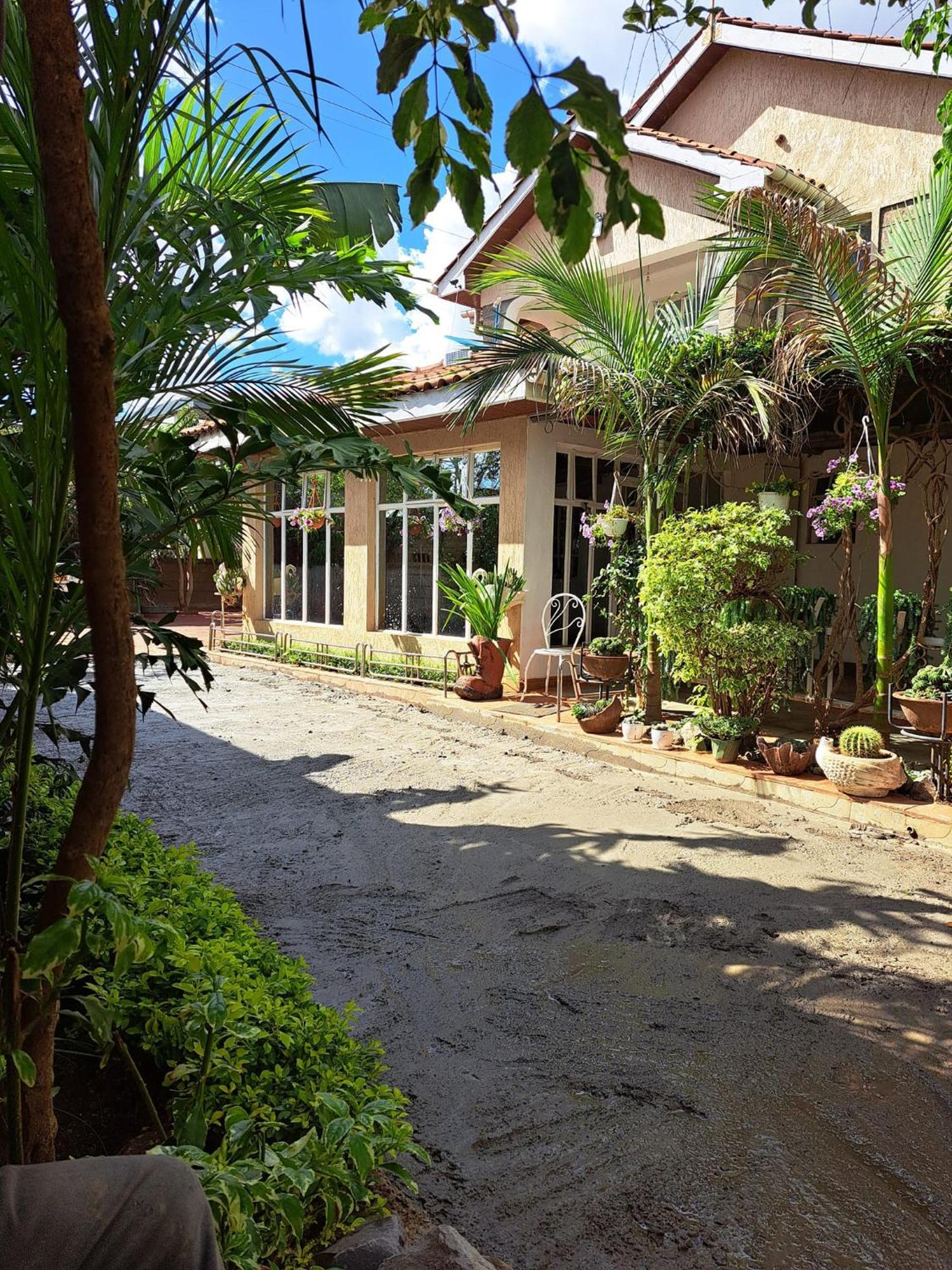 Lux Utawala Family House Holiday home