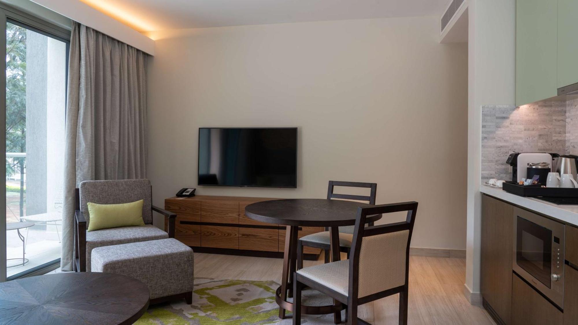 Hotel Radisson Blu & Arboretum 5*
