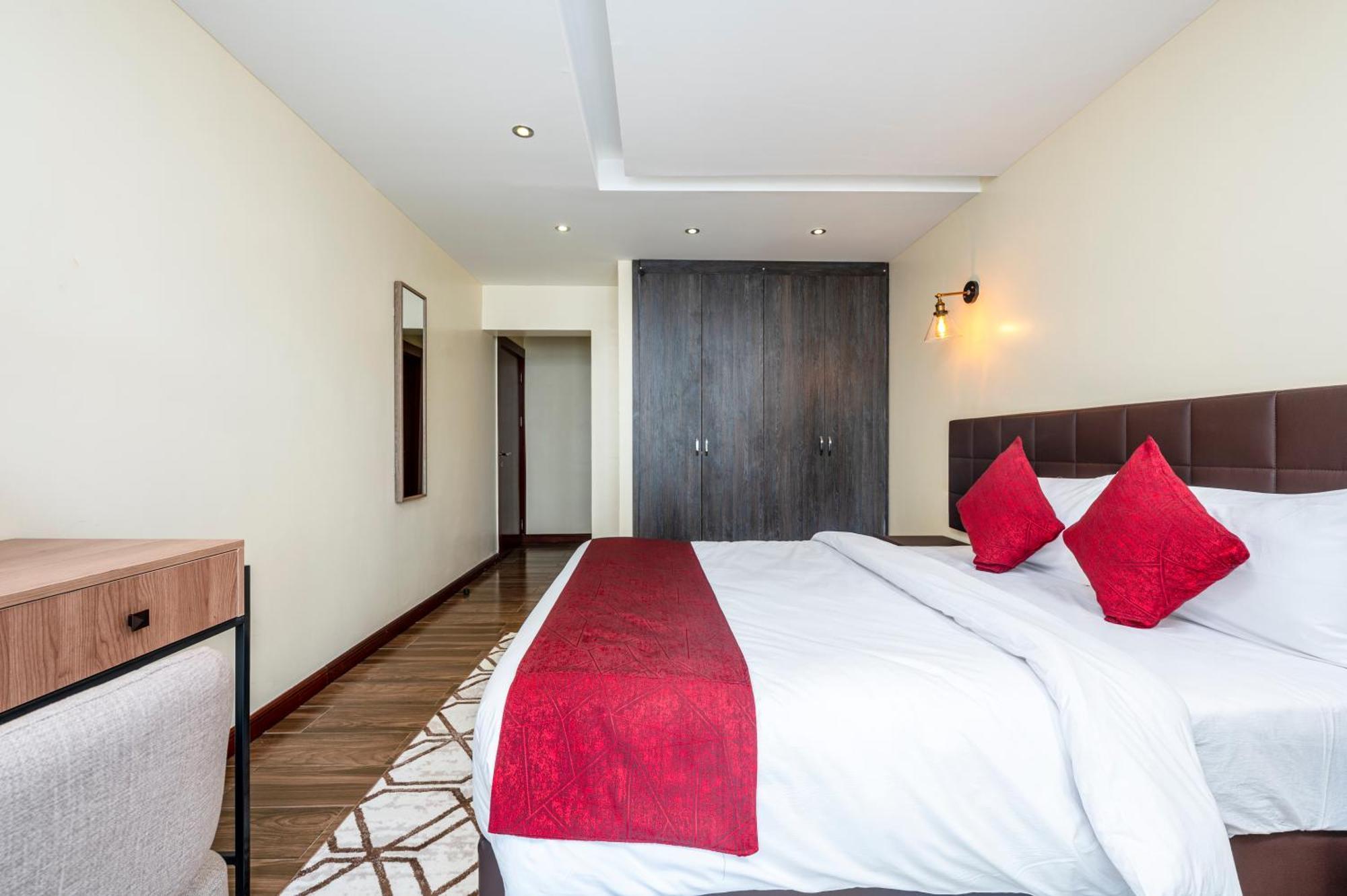 Roma Court Serviced Apartment *