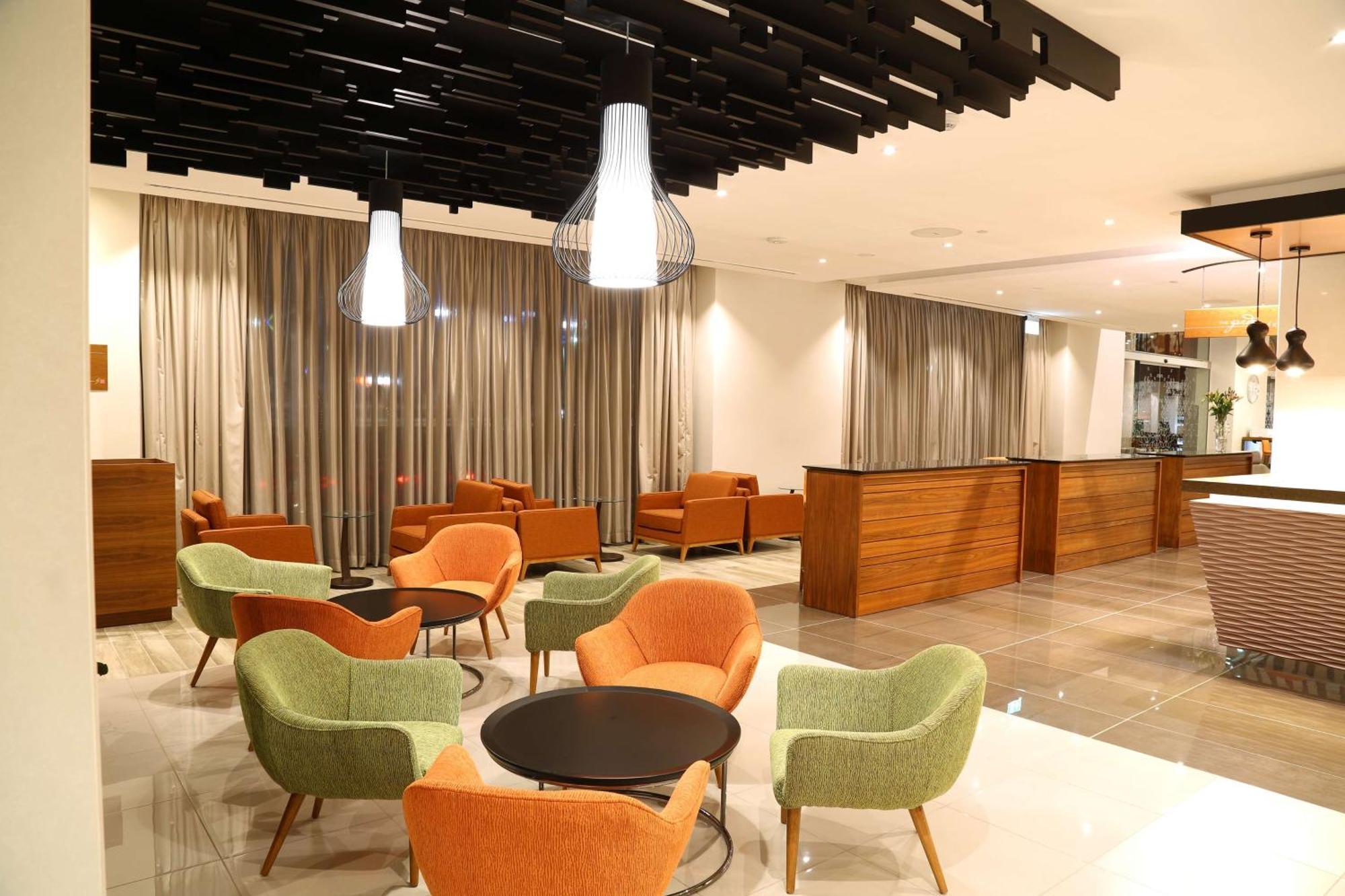Hilton Garden Airport Hotel