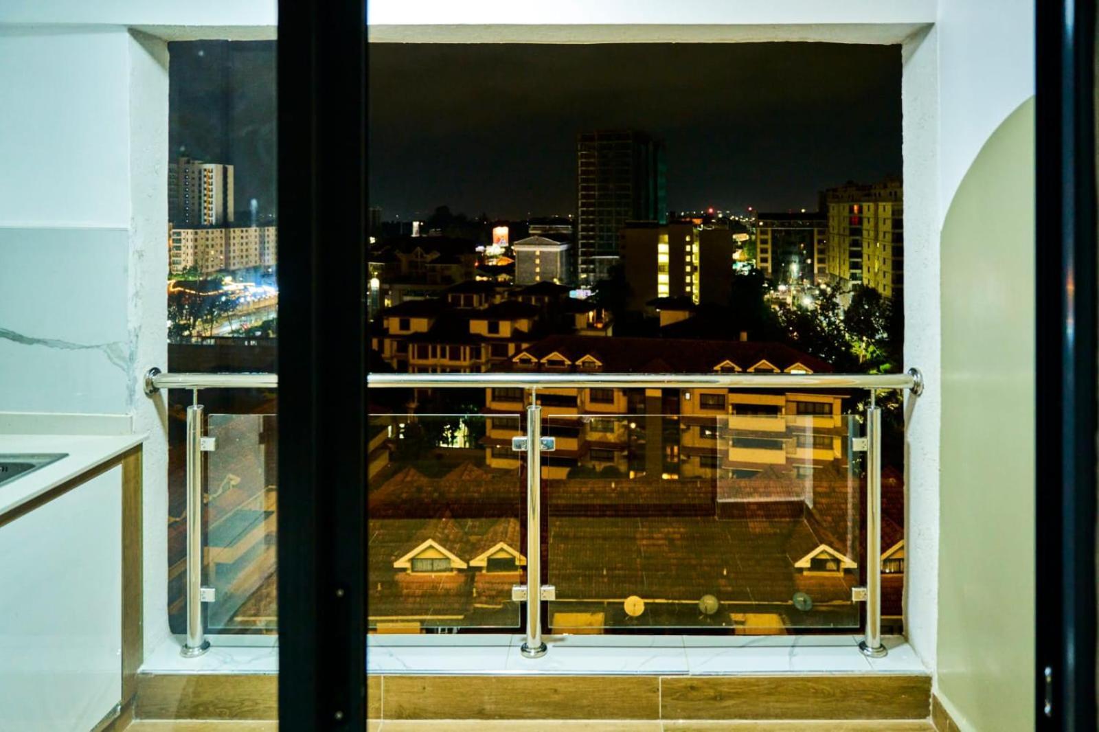 Reny Lux * Nairobi