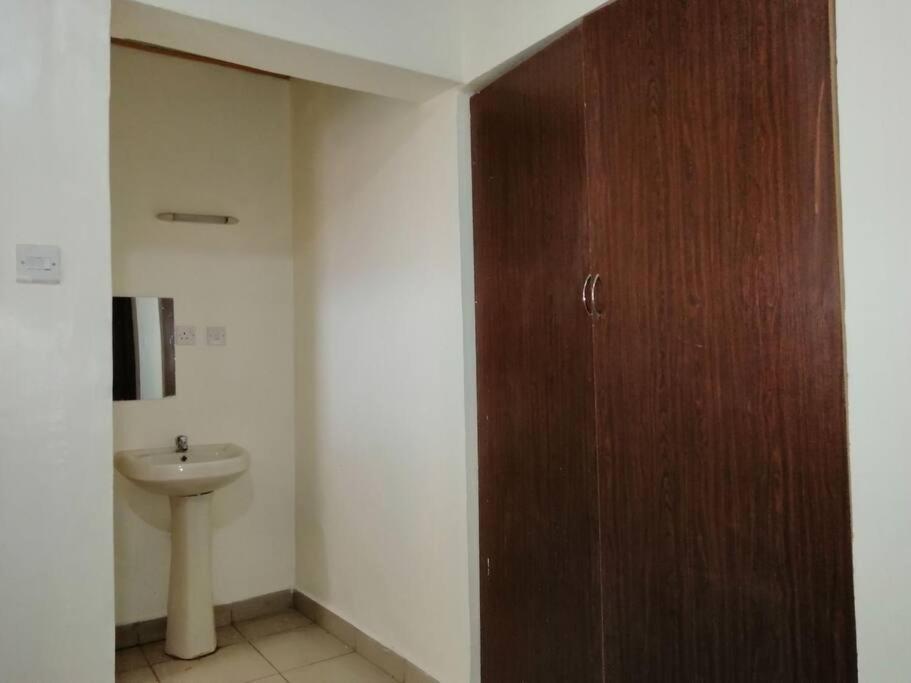 Entire Serviced 2-bedroom In Thindigua