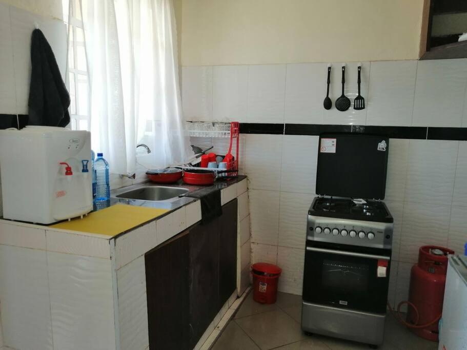 Entire Serviced 2-bedroom In Thindigua Apartment *
