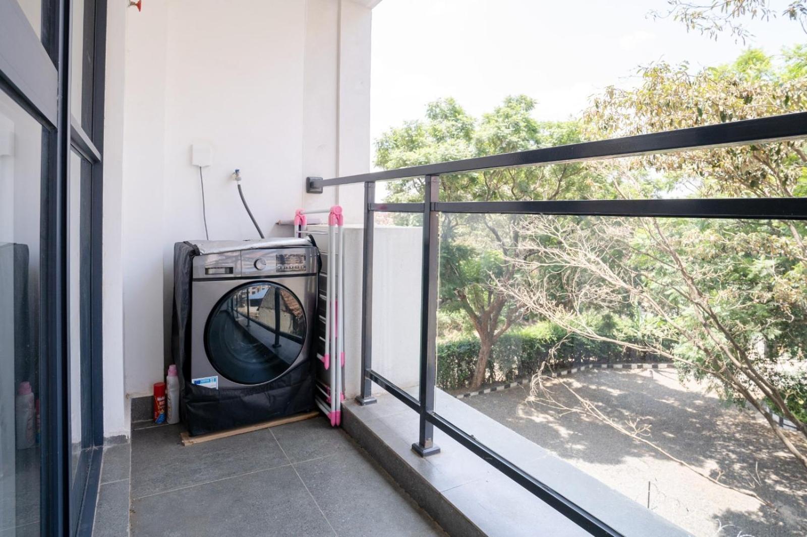 Laurel Hill Apartment *