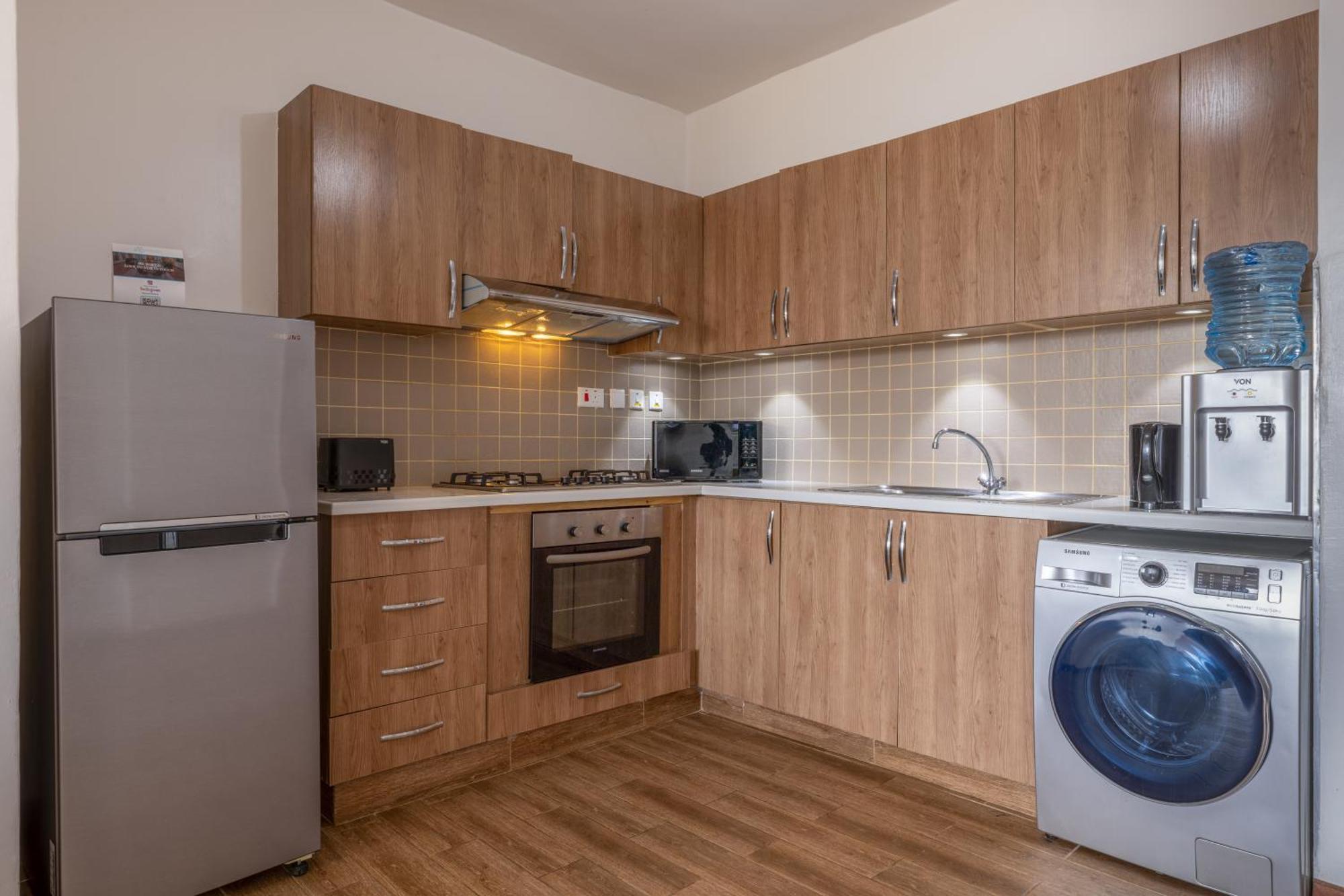 Apartment The Enclave Revamp 1 Bed By Yourhost, *