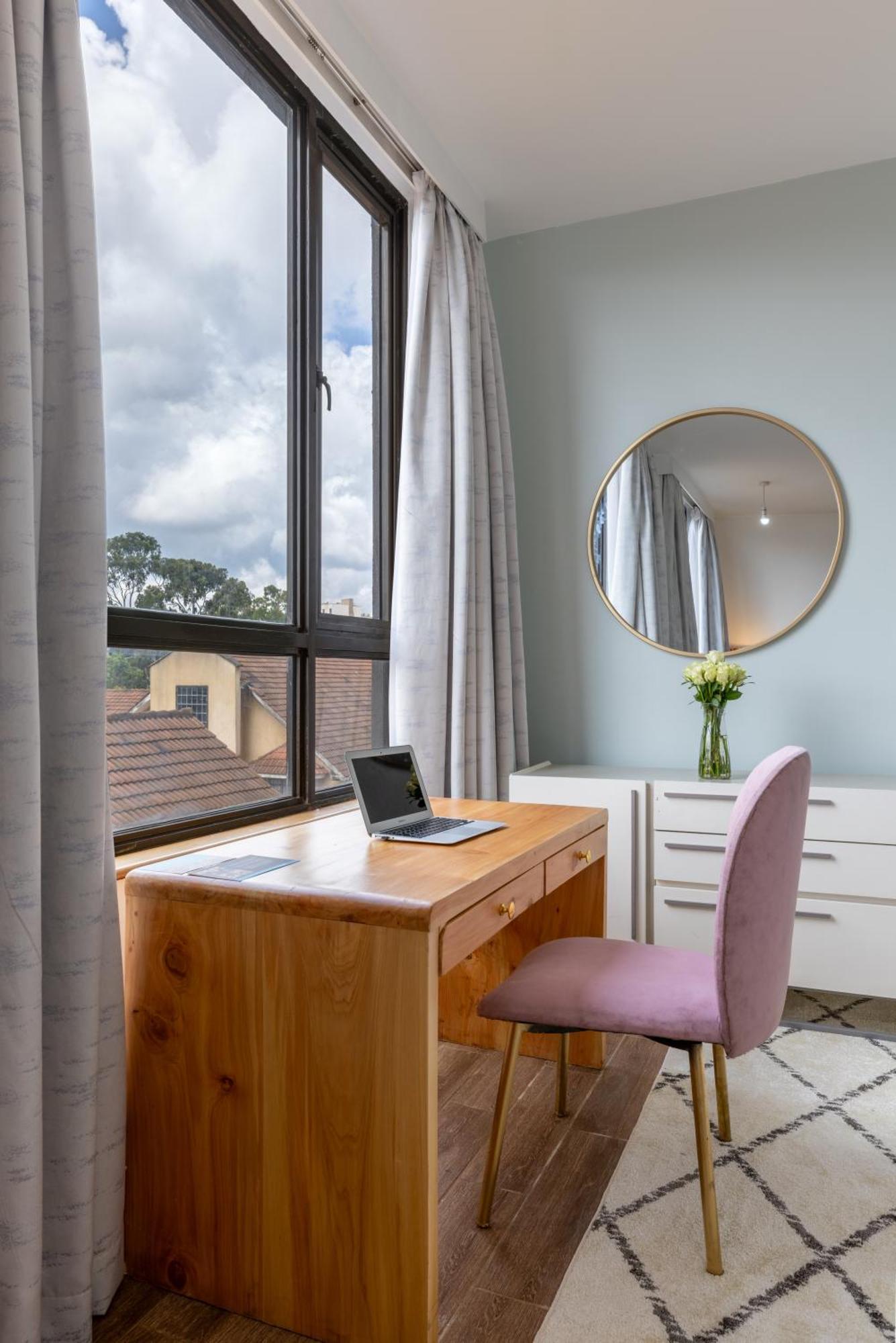 Apartment The Enclave Revamp 1 Bed By Yourhost,