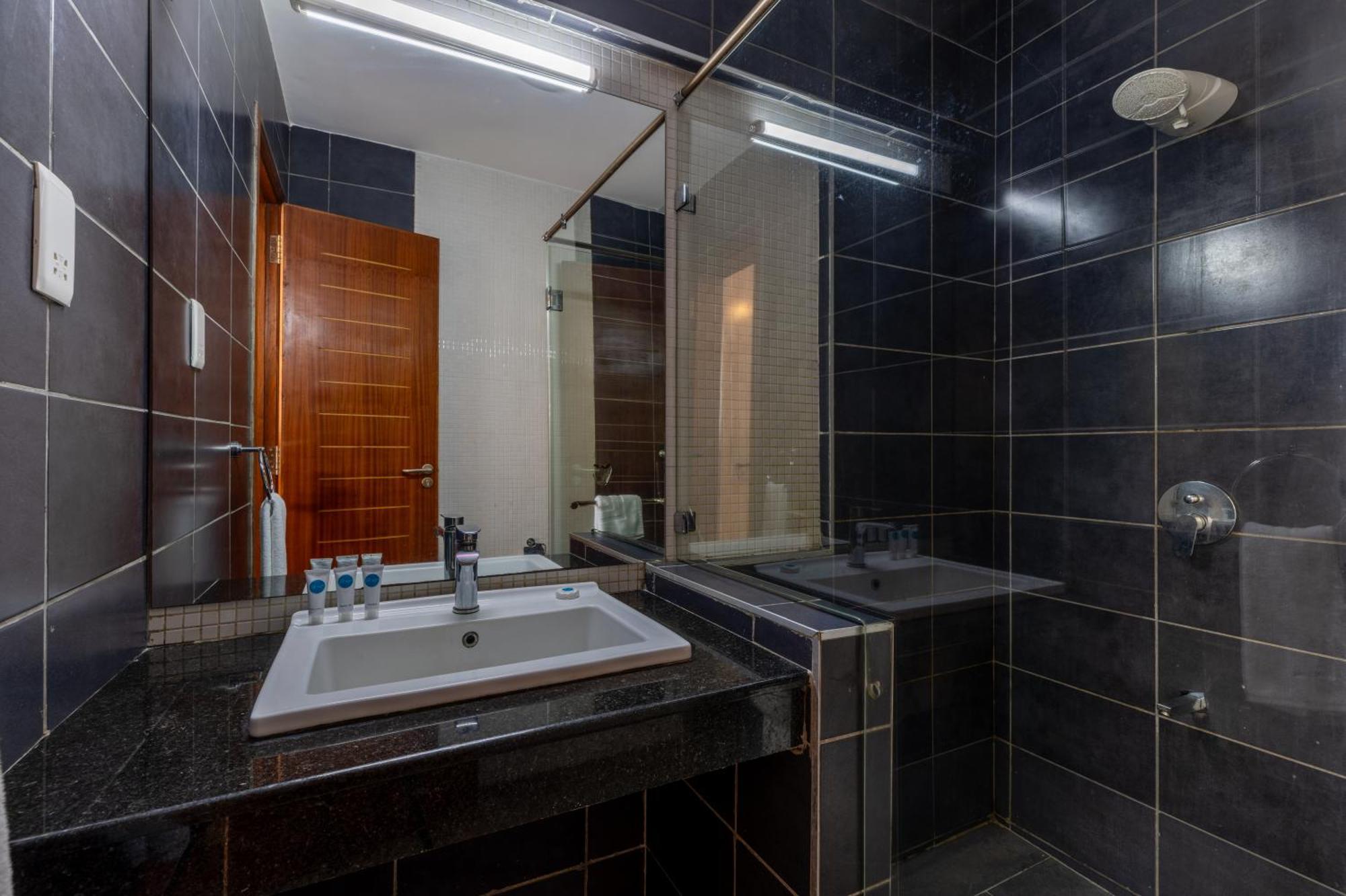 The Enclave Revamp 1 Bed By Yourhost,