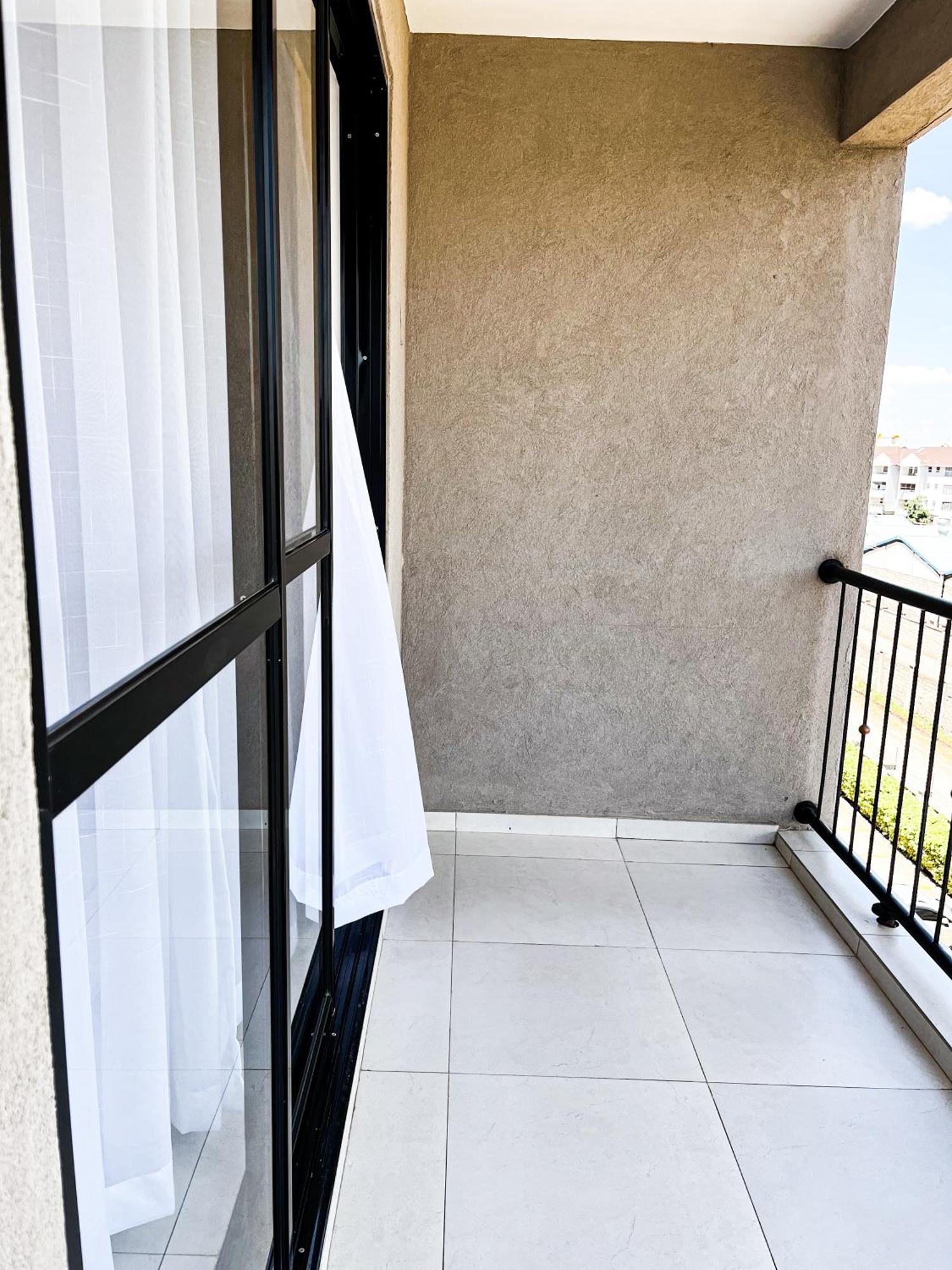 Transit Nest Airport Apartment