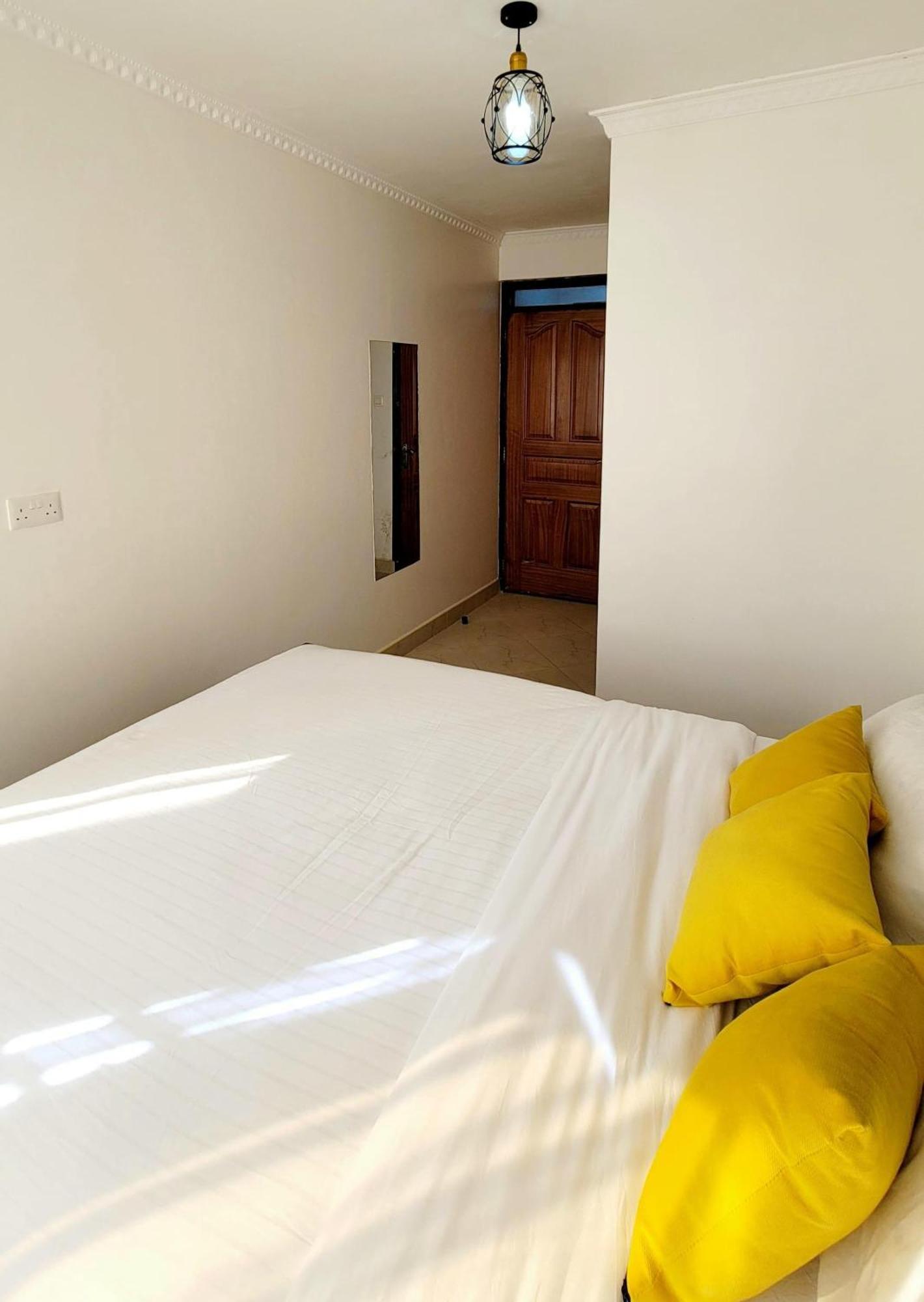Newly Furnished 1-bedroom Apartment
