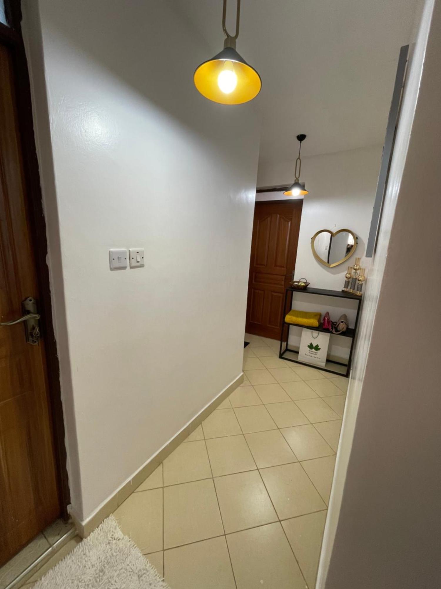 Chrystalkhomes Apartment *
