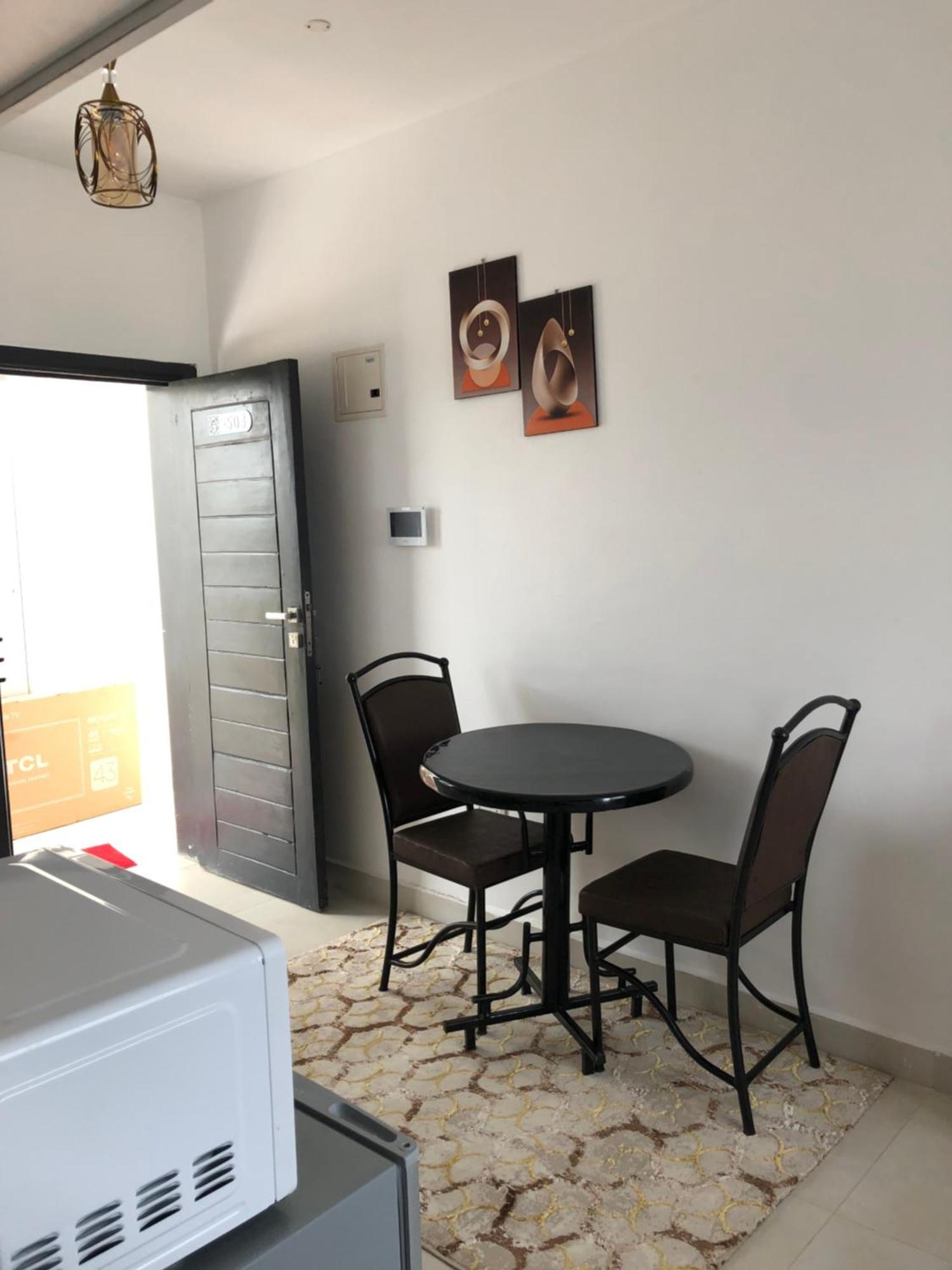 Jade Studio At Enkang Apartments, Ngong Rd Near Junction Mall Apartment Nairobi