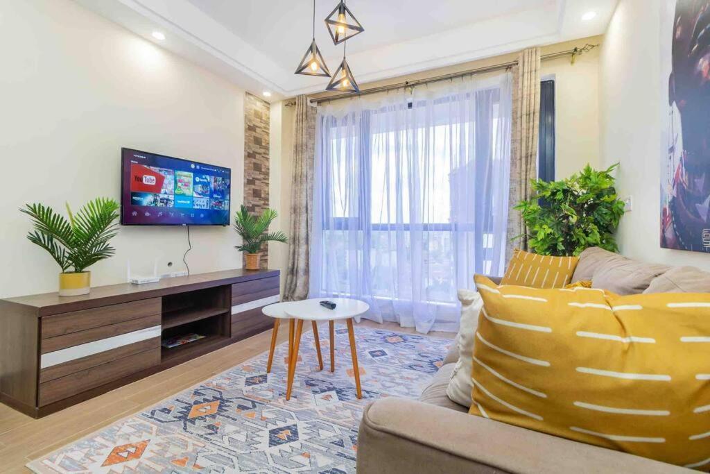 Modern 1br With Balcony, Pool/gym In Kileleshwa *