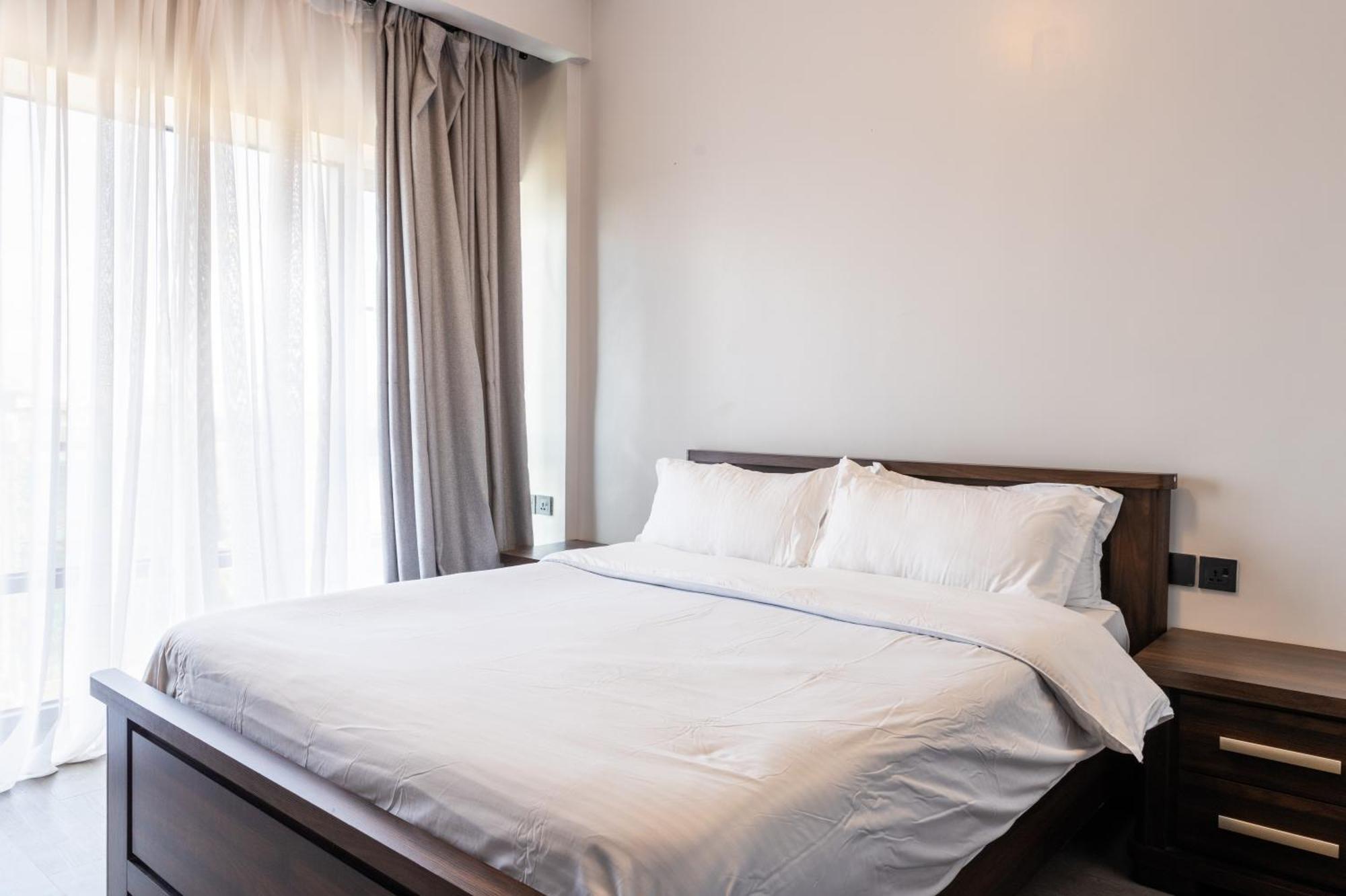 Deluxe Escada * Nairobi