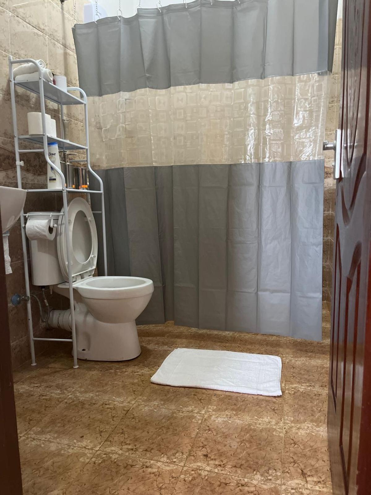 Apartment Tcr Residences At Kings Millennium- 3bdrm Apts, Ensuite, 7km To Jki Airport, 7km To Cbd *
