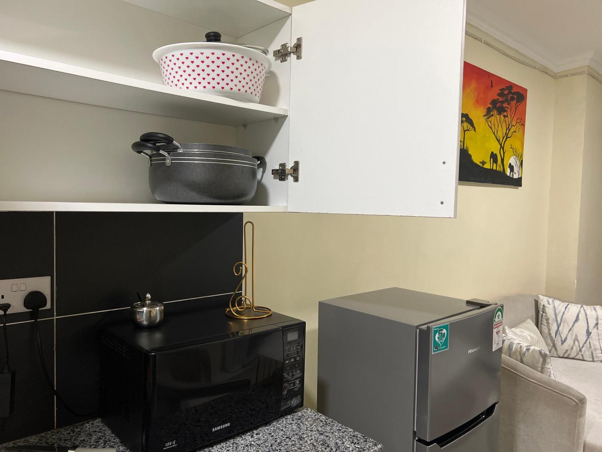 Fully Furnished 2 Bedroom With A Spacious Balcony Behind Gateway Mall 10 Minutes To Jkia,5min To Sgr With Ac,washing Machine And Lift * Nairobi