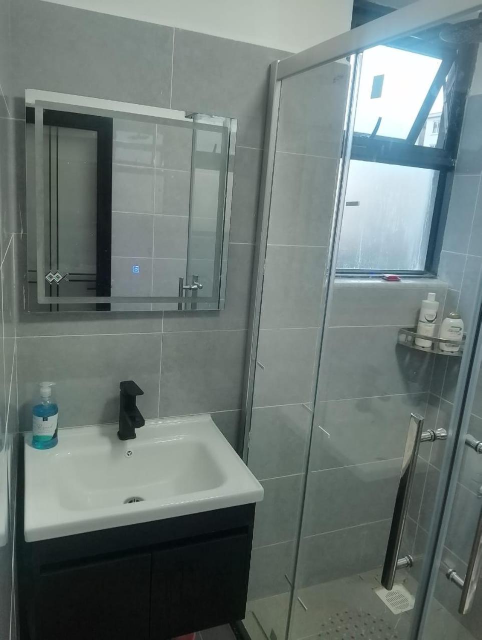 Valley Heights Apartment *