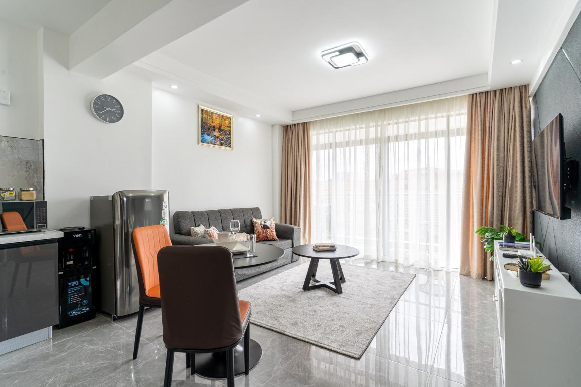 Modern Luxe 1 Bedroom Apartment